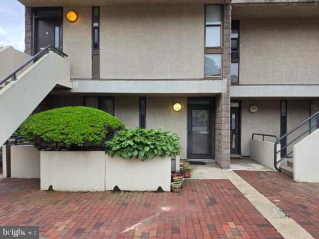 NO ACCESS OR VIEWINGS of this property. Please DO NOT DISTURB the occupant.  Take a 
drive by this two bedroom, one bath condo and see if it may be your next investment.  "As is" cash 
only sale with no contingencies or inspections.    Buyer will be responsible for obtaining possession
 of the property upon closing.