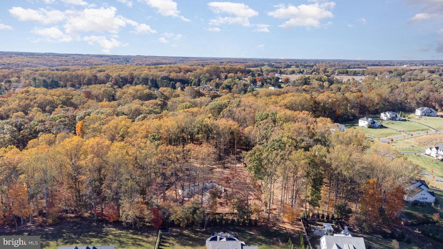 TALL OAKS MANOR - Land
