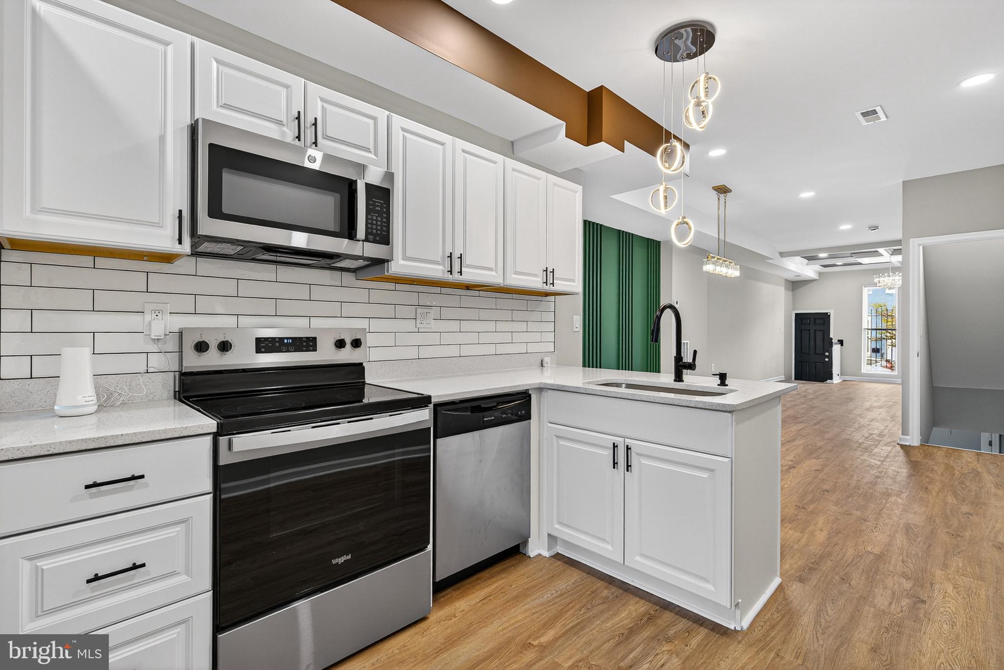 SANDTOWN-WINCHESTER - Residential
