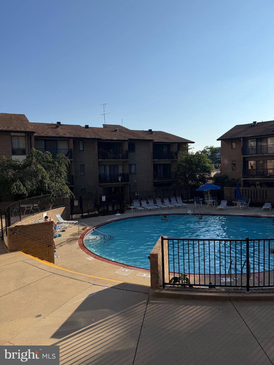 AMERICANA CENTRE - Residential