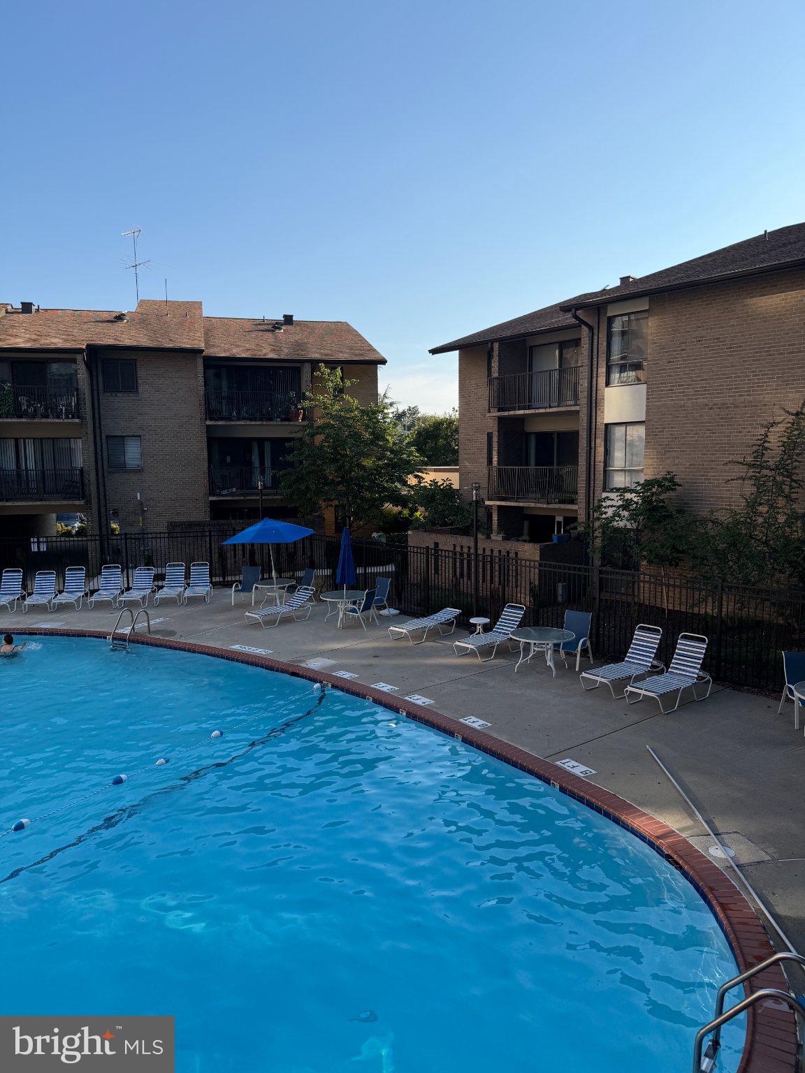 AMERICANA CENTRE - Residential