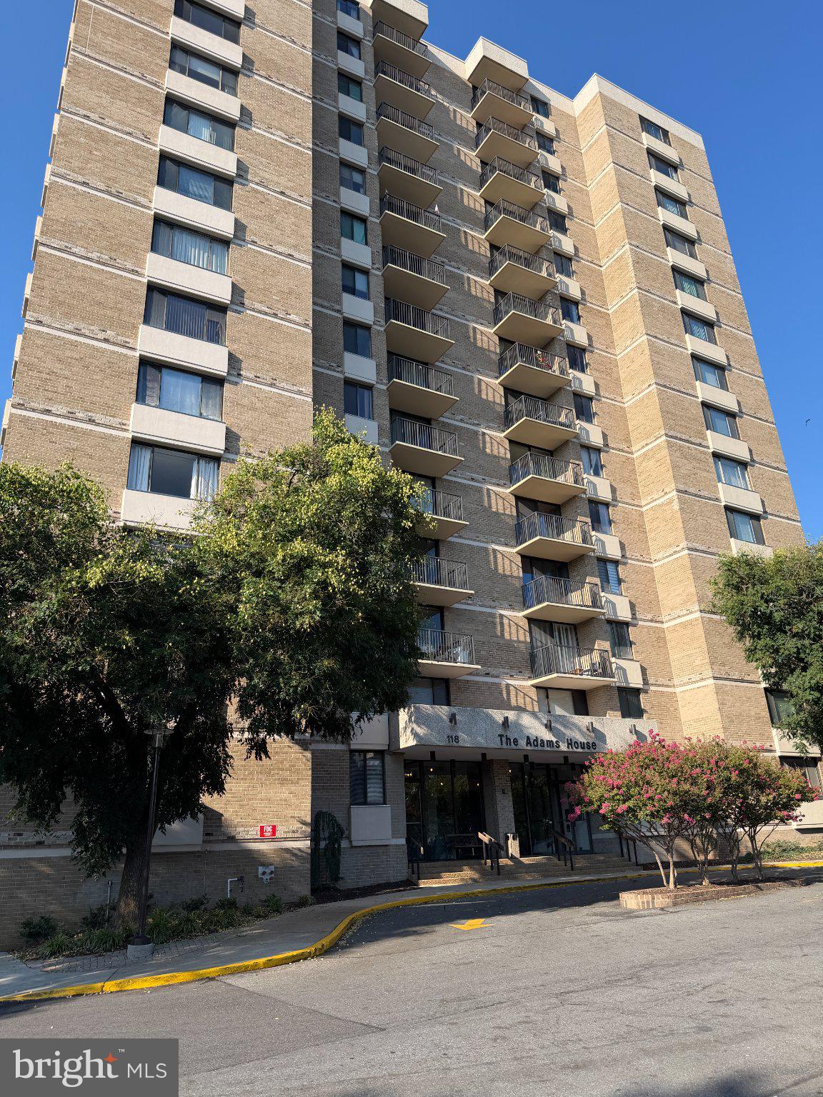 AMERICANA CENTRE - Residential
