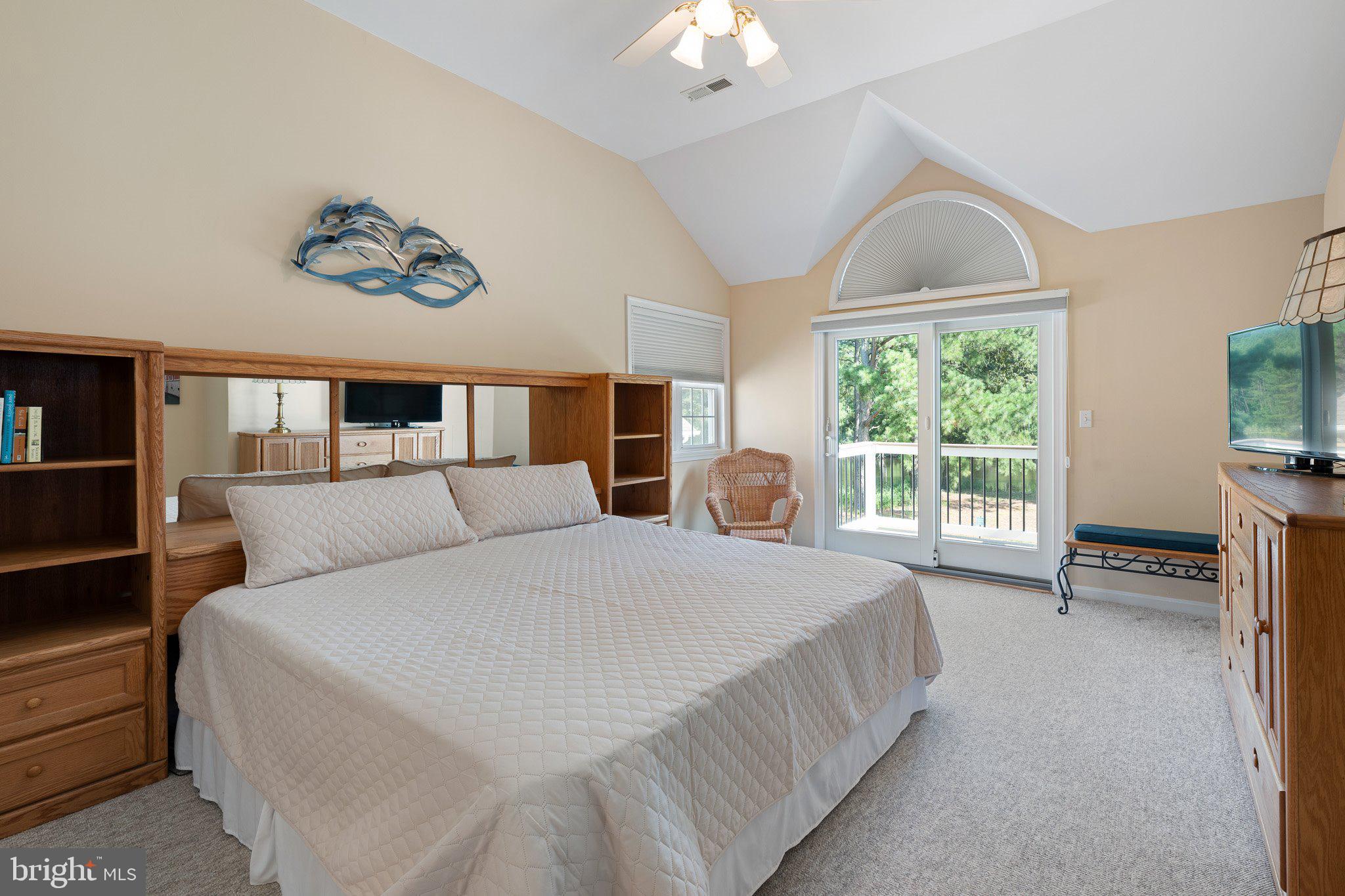 SALT POND - Residential