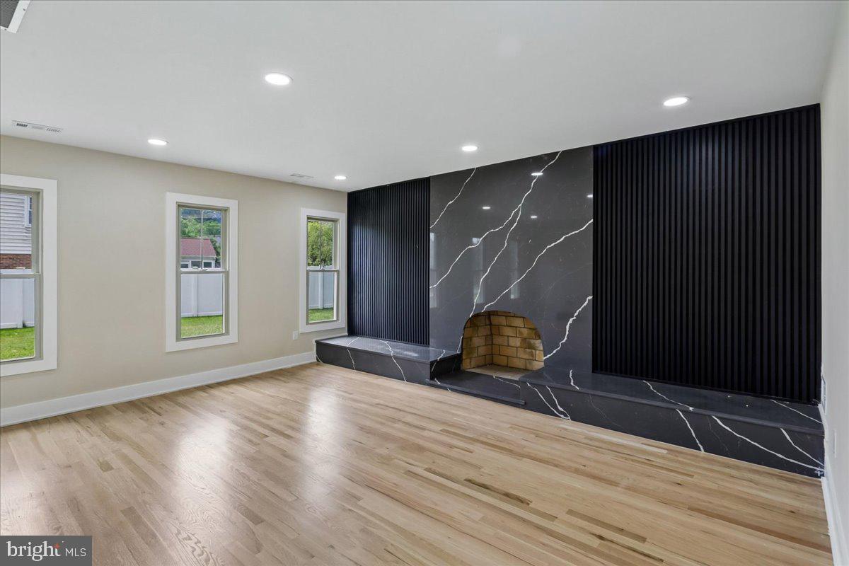 REGENCY ESTATES - Residential