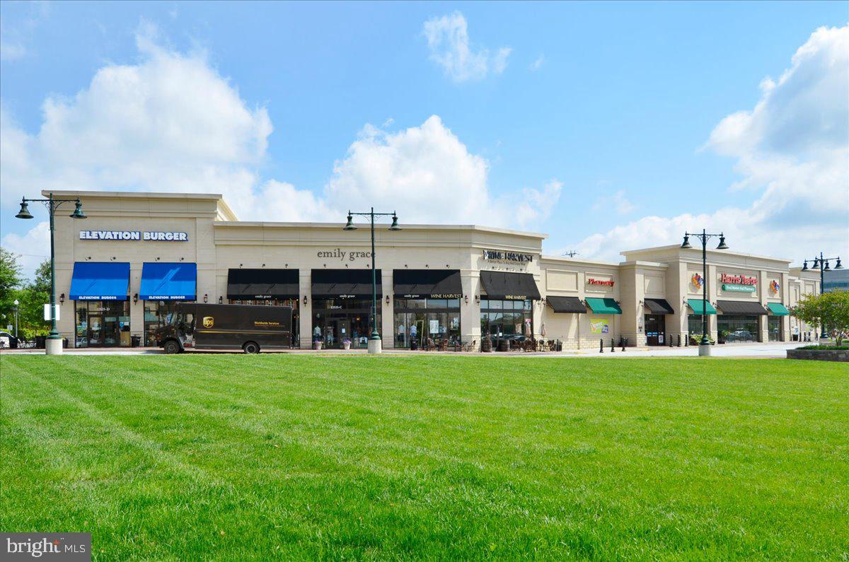 REGENCY ESTATES - Residential
