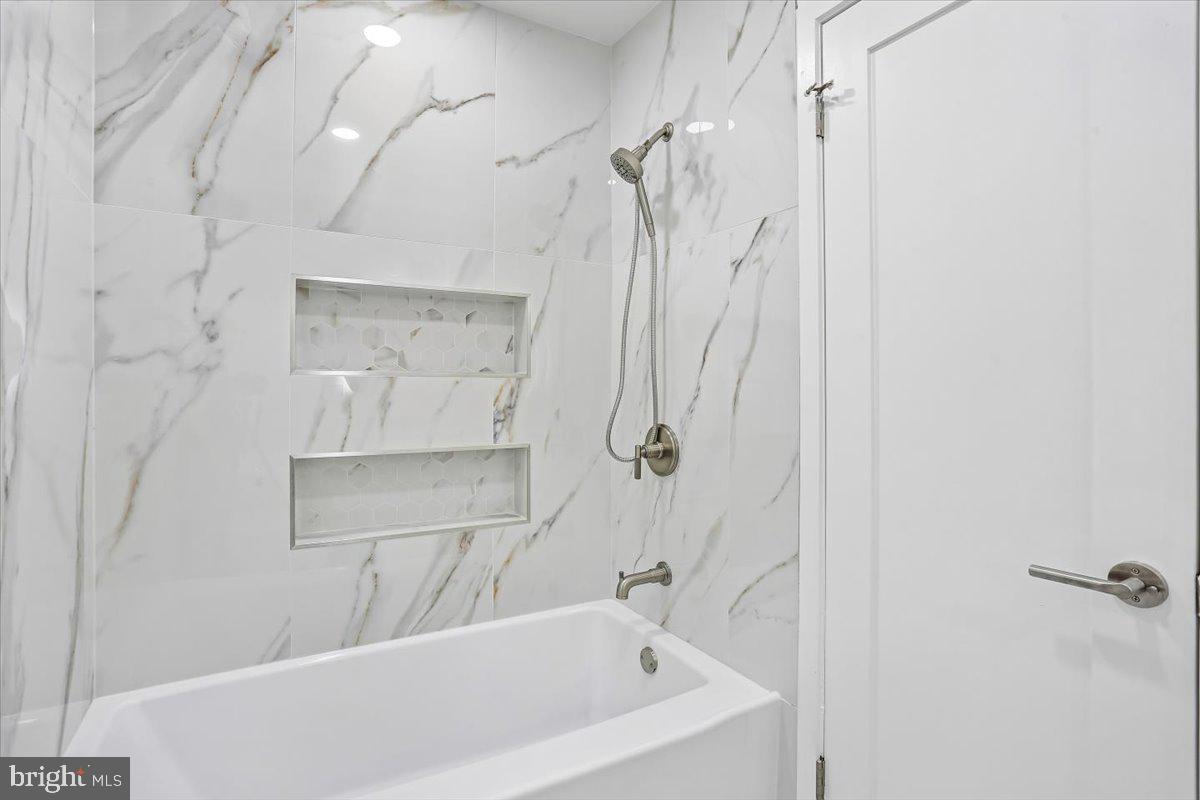 REGENCY ESTATES - Residential