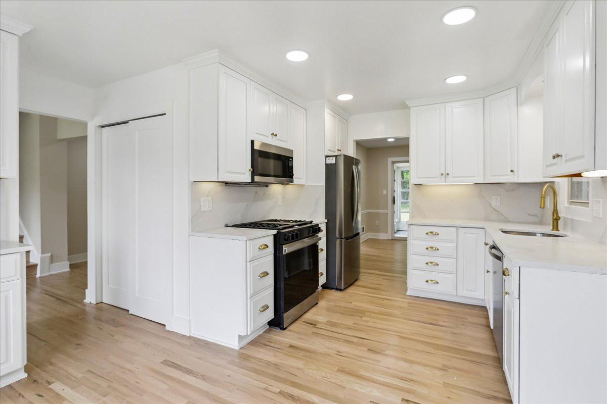 REGENCY ESTATES - Residential