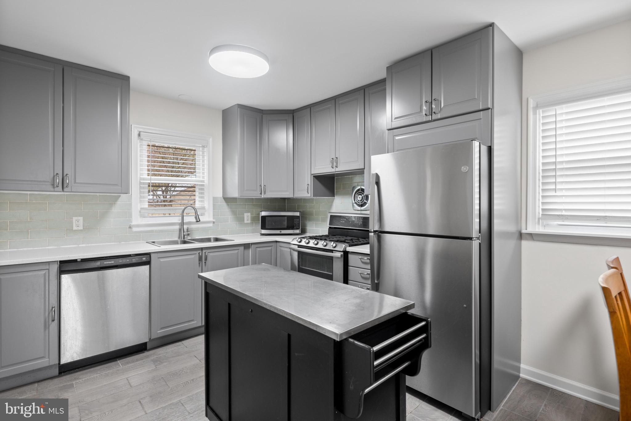 ROSELAND HEIGHTS - Residential