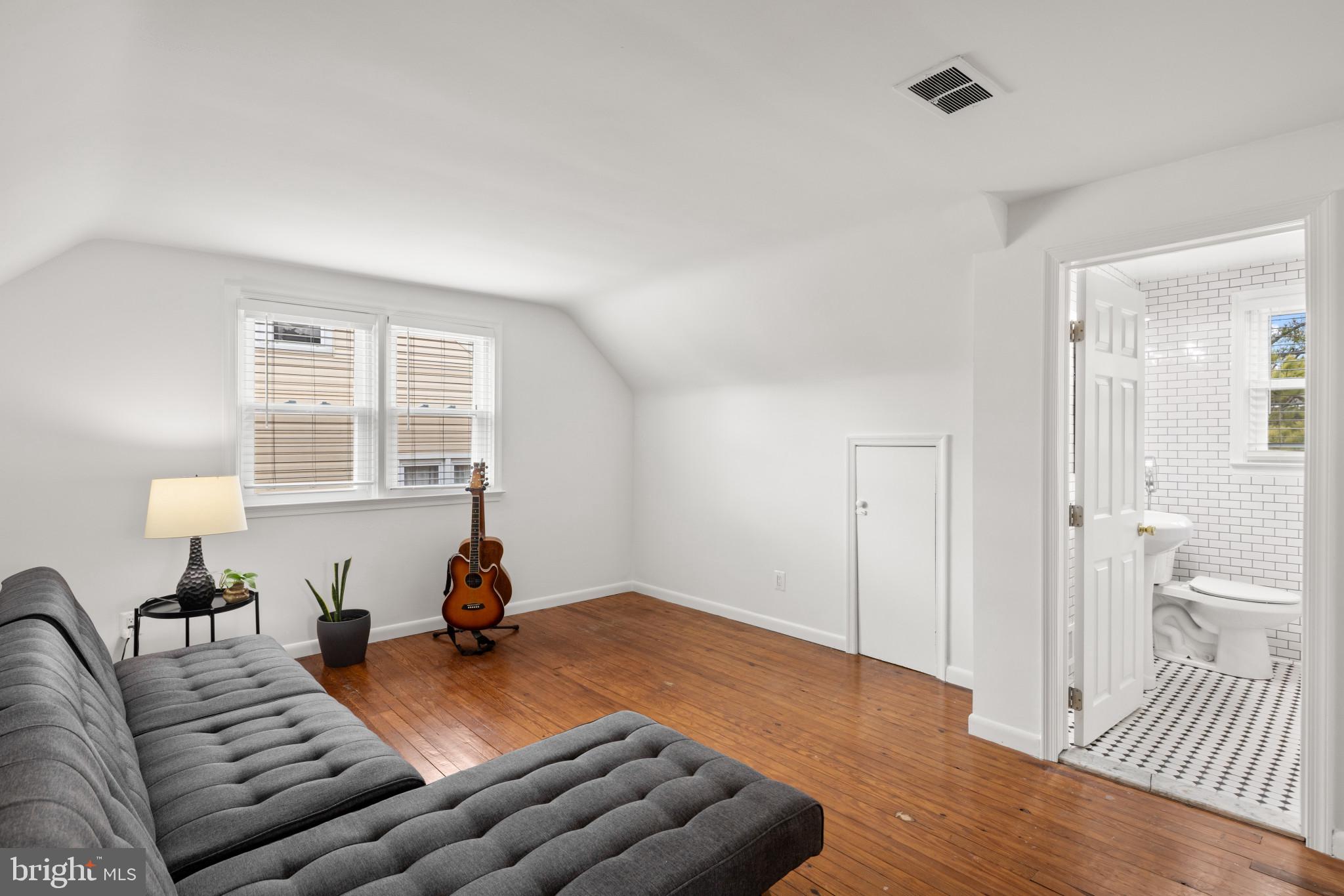 ROSELAND HEIGHTS - Residential