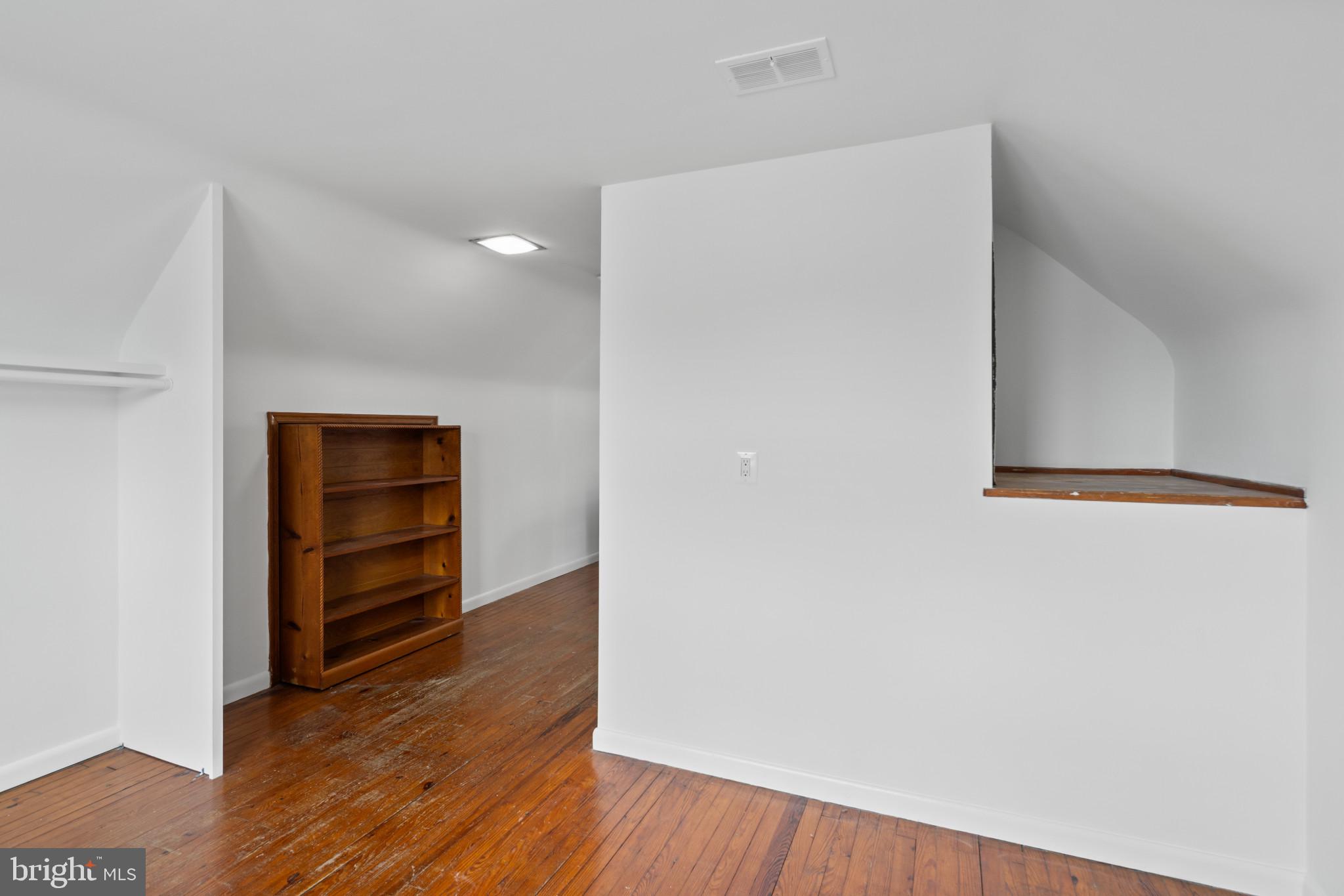 ROSELAND HEIGHTS - Residential