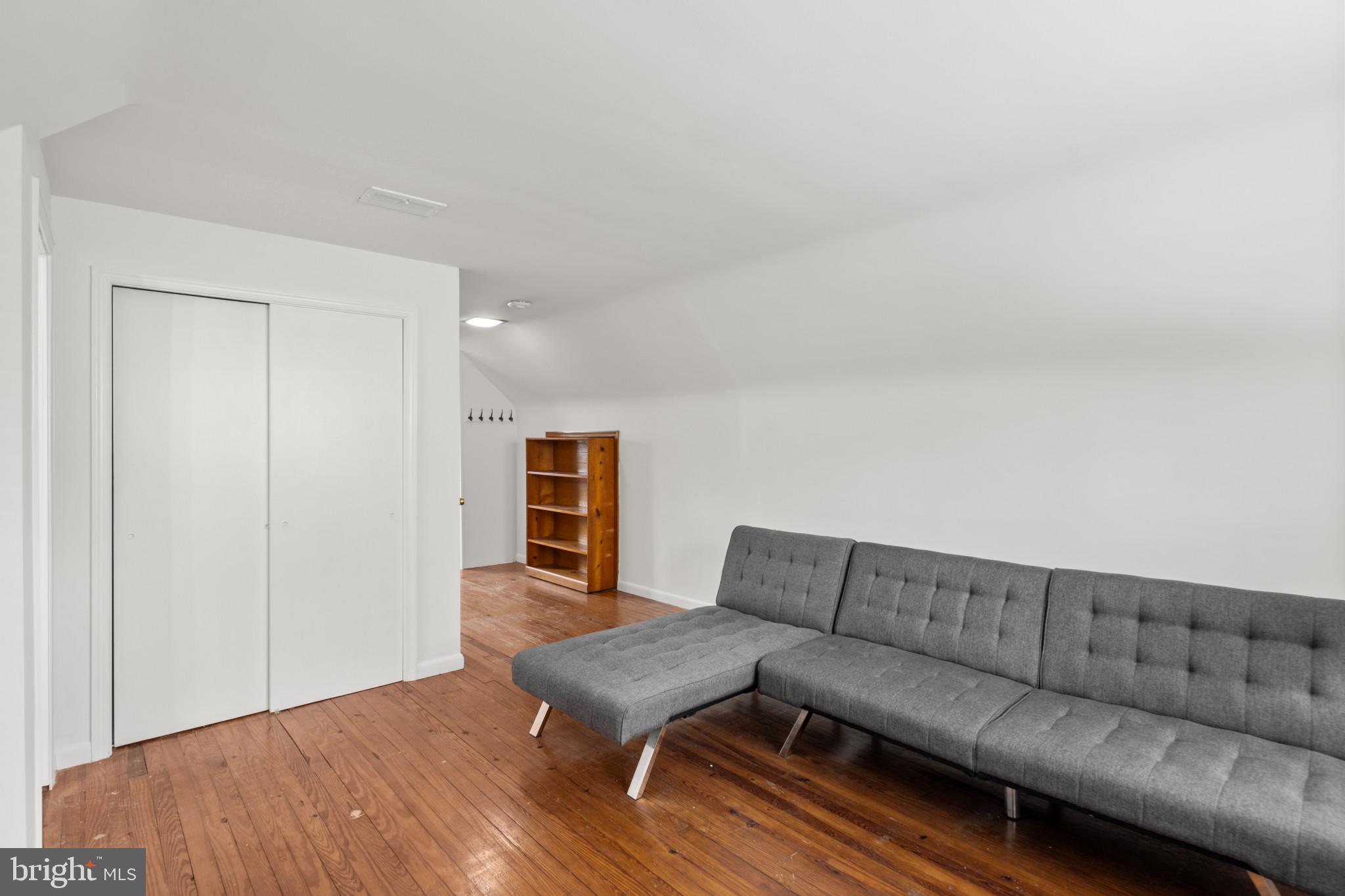 ROSELAND HEIGHTS - Residential