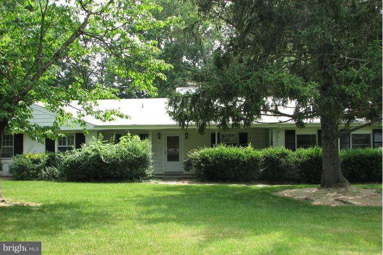 DO NOT DISTURB TENANTS!  Home is not accessible.  Beautiful .51 acre building lot in the desired neighborhood of River Oaks!  Perfect opportunity to build your dream home!  Easy access to 495, McLean and Tysons Corner.  Churchill Road, Cooper and Langley schools.  Easy access to 495, McLean and Tysons Corner.