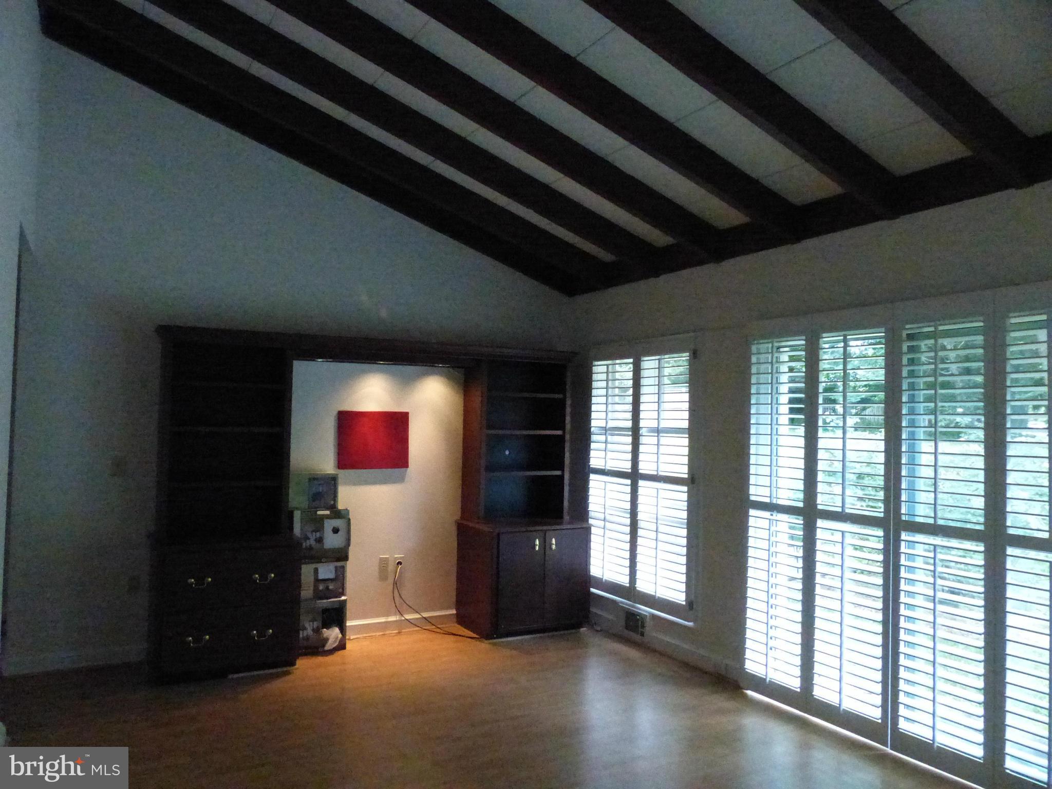 RIVER OAKS - Residential