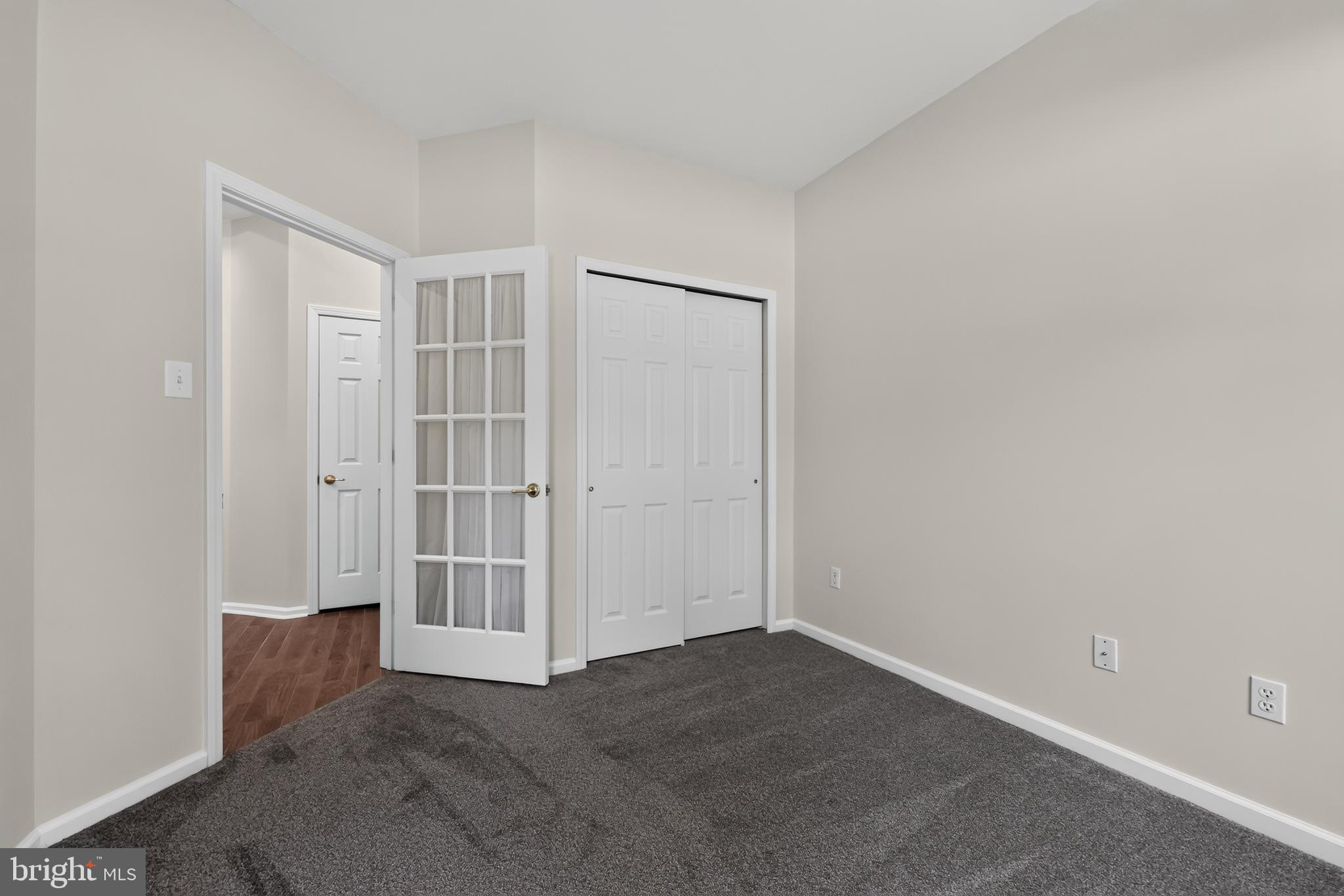 CREEKSIDE VILLAGE - Residential