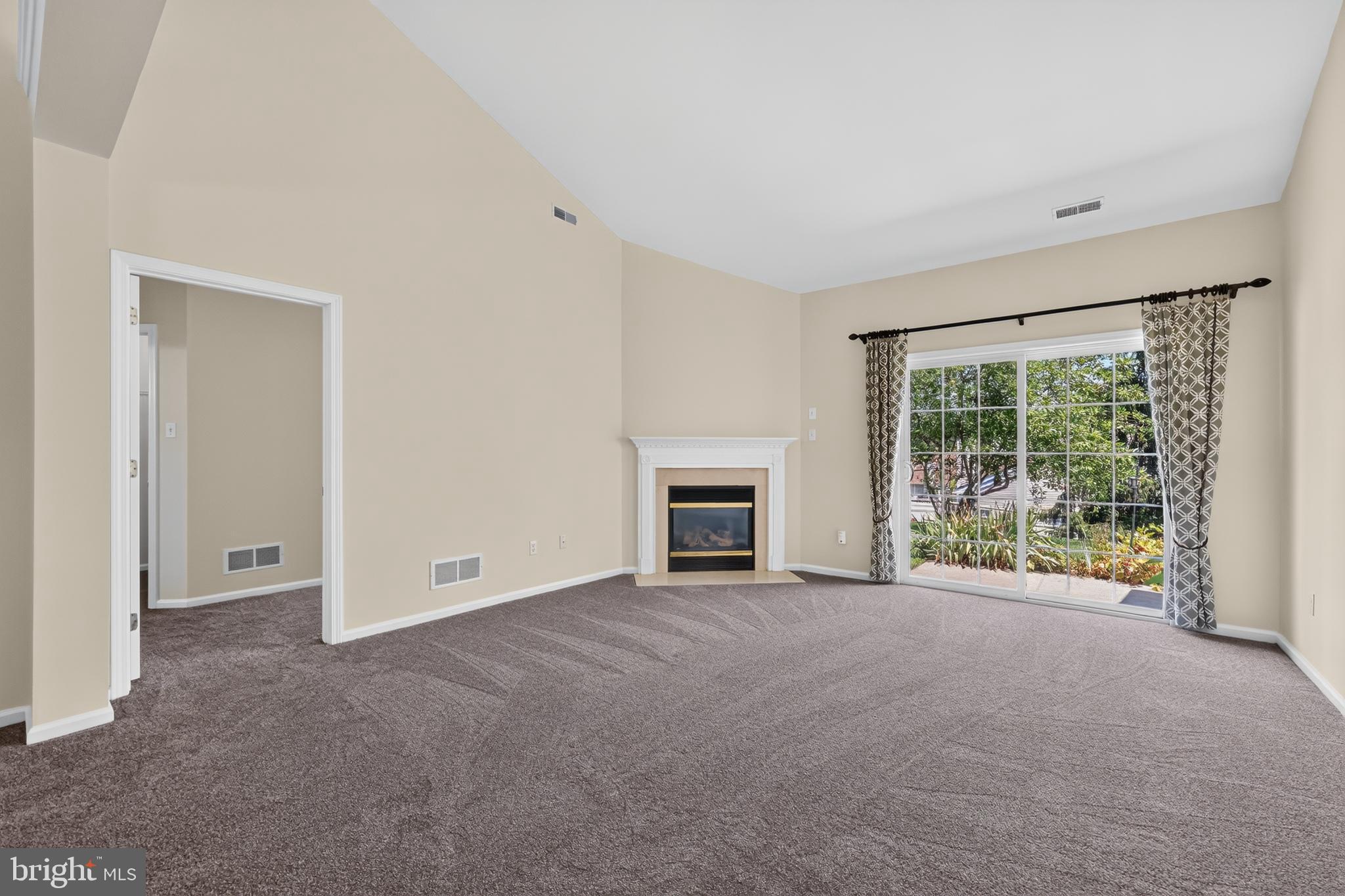 CREEKSIDE VILLAGE - Residential