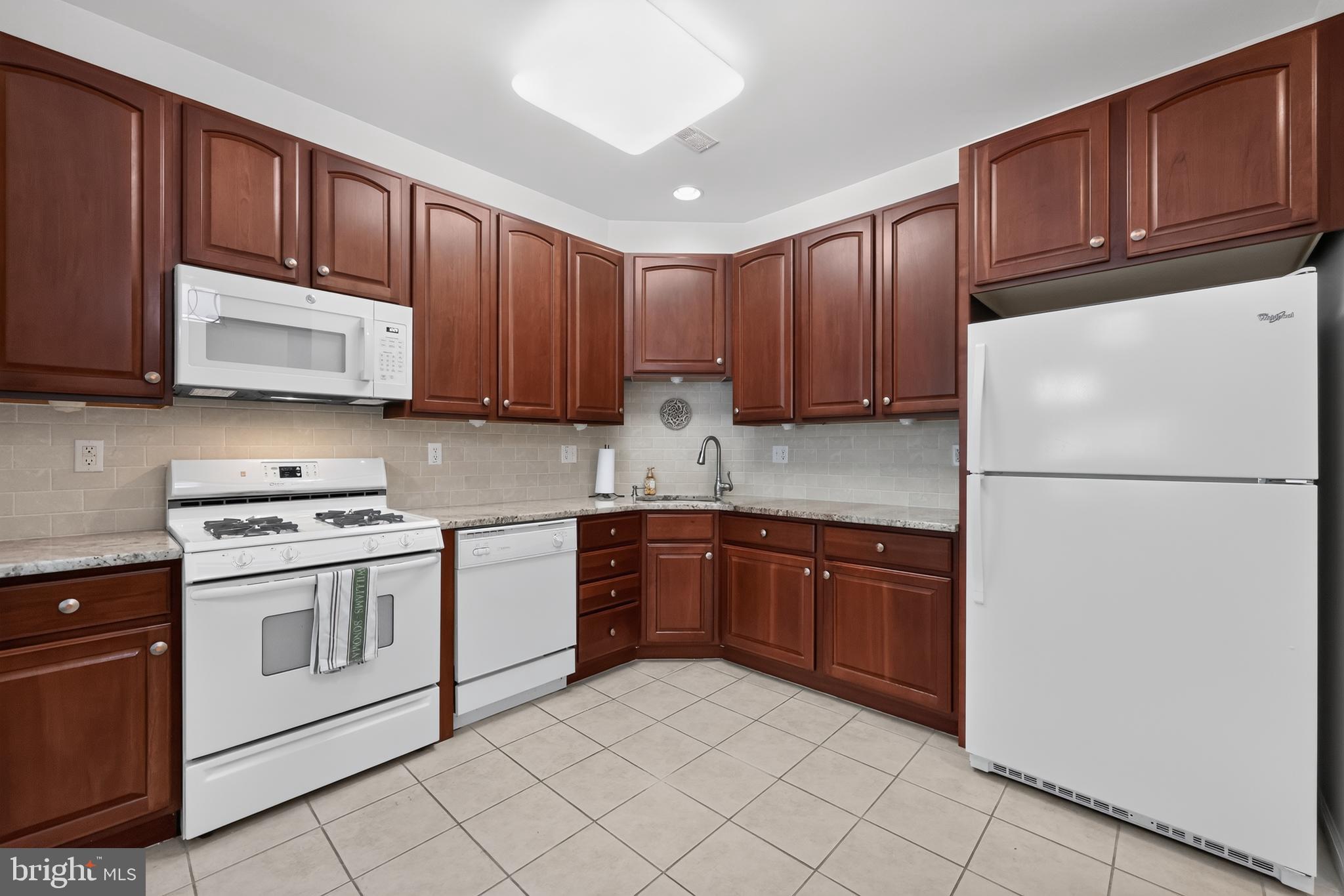 CREEKSIDE VILLAGE - Residential