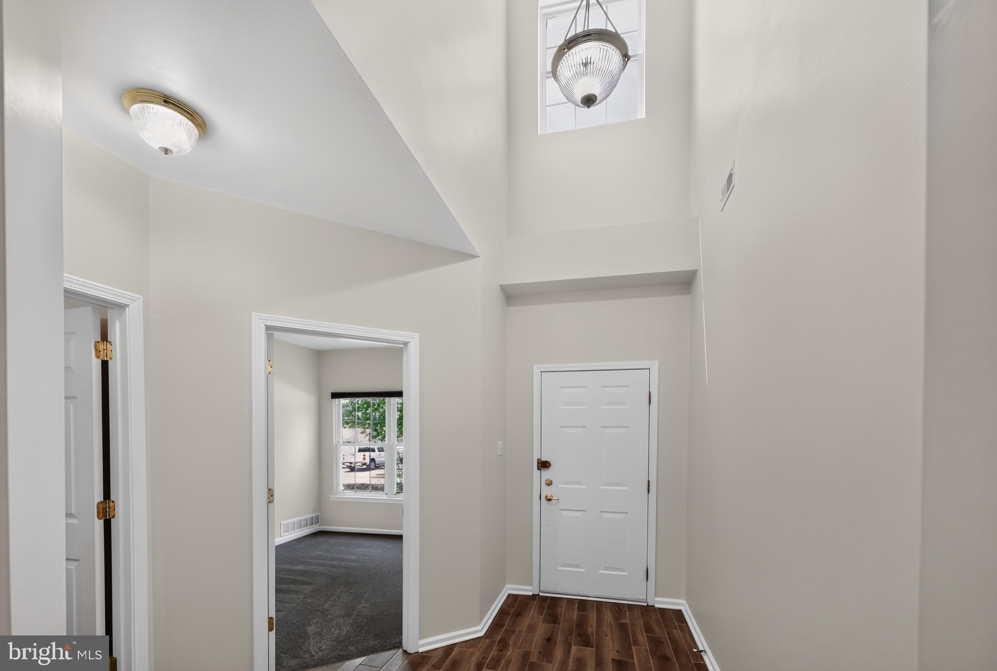 CREEKSIDE VILLAGE - Residential