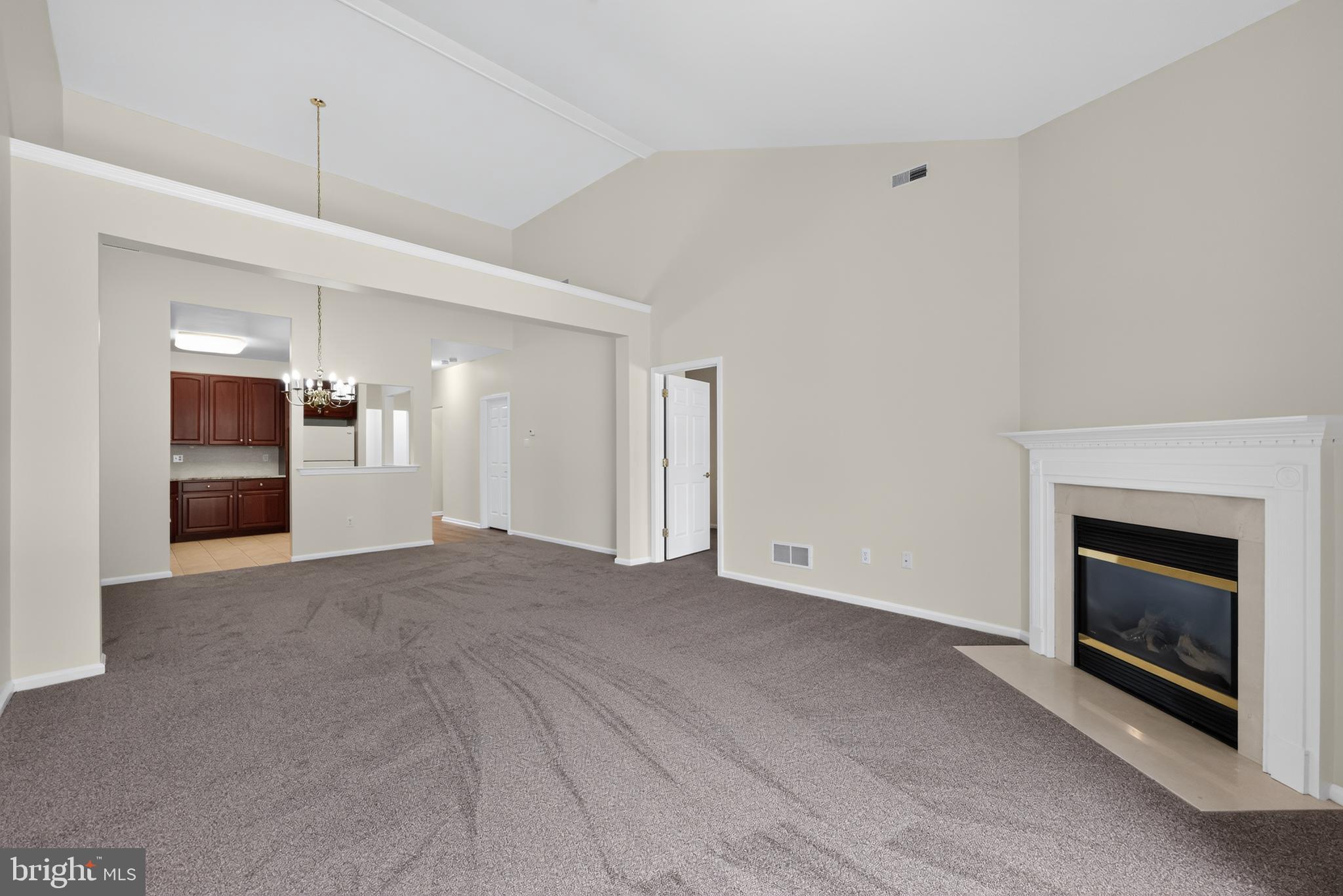 CREEKSIDE VILLAGE - Residential