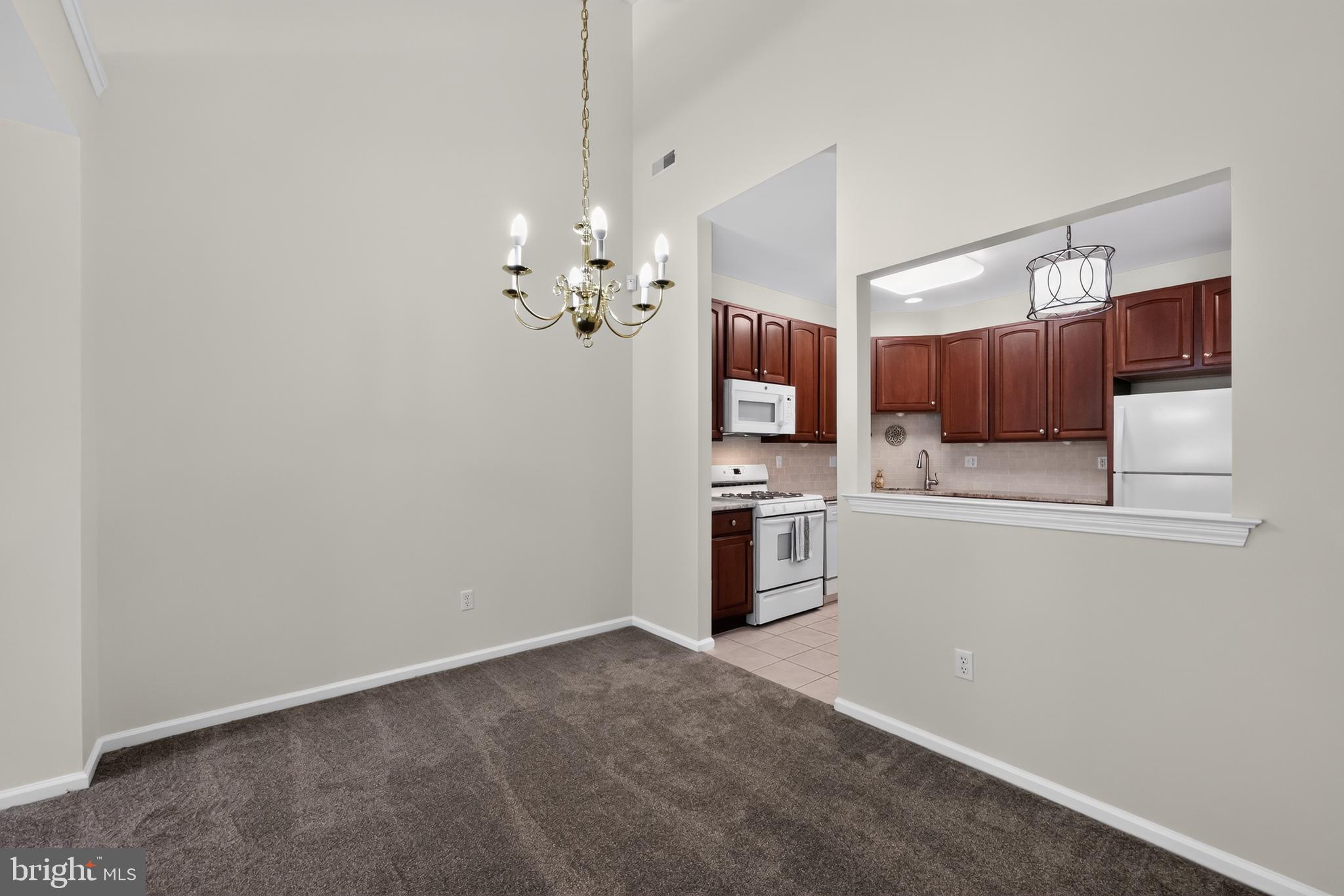 CREEKSIDE VILLAGE - Residential