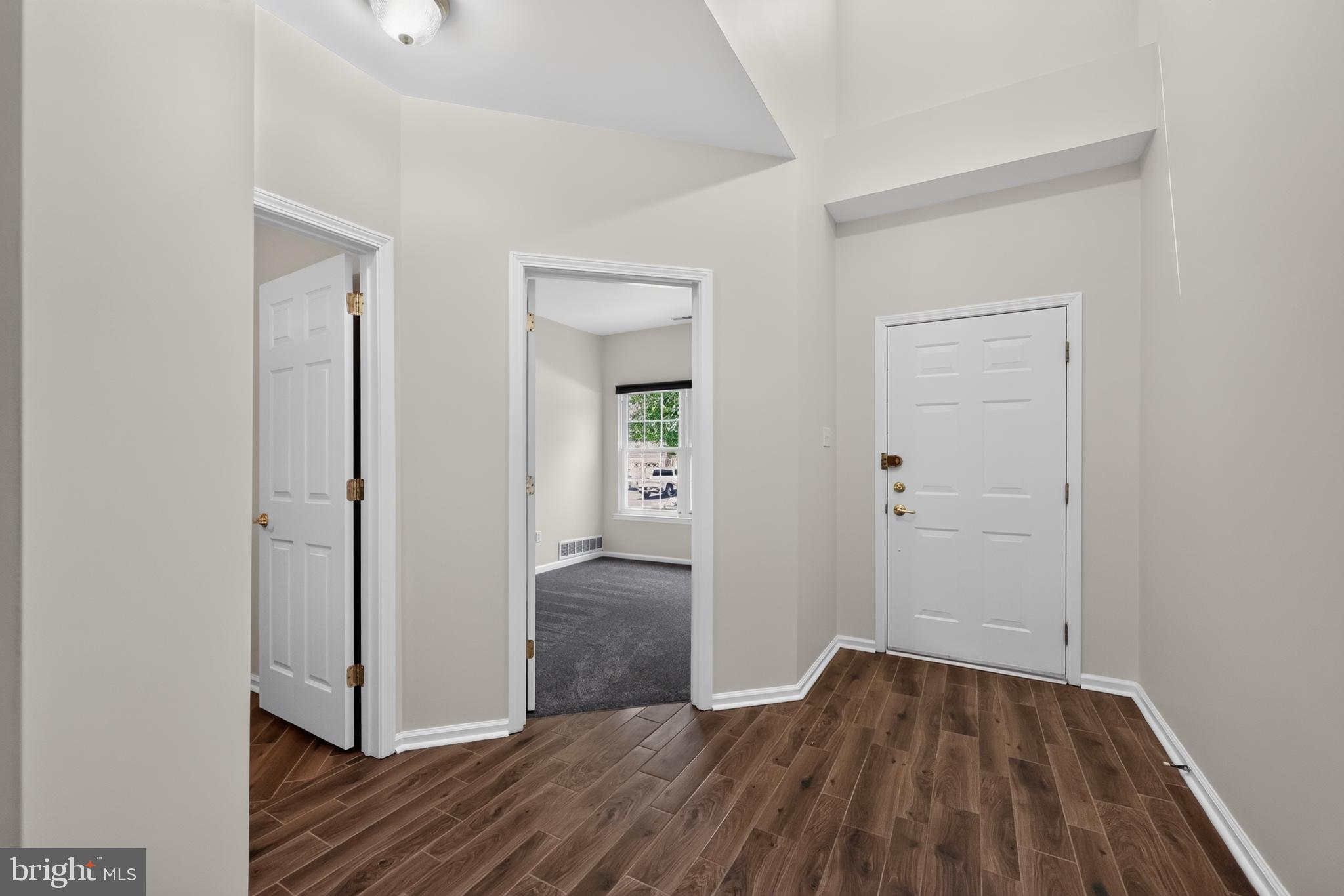 CREEKSIDE VILLAGE - Residential