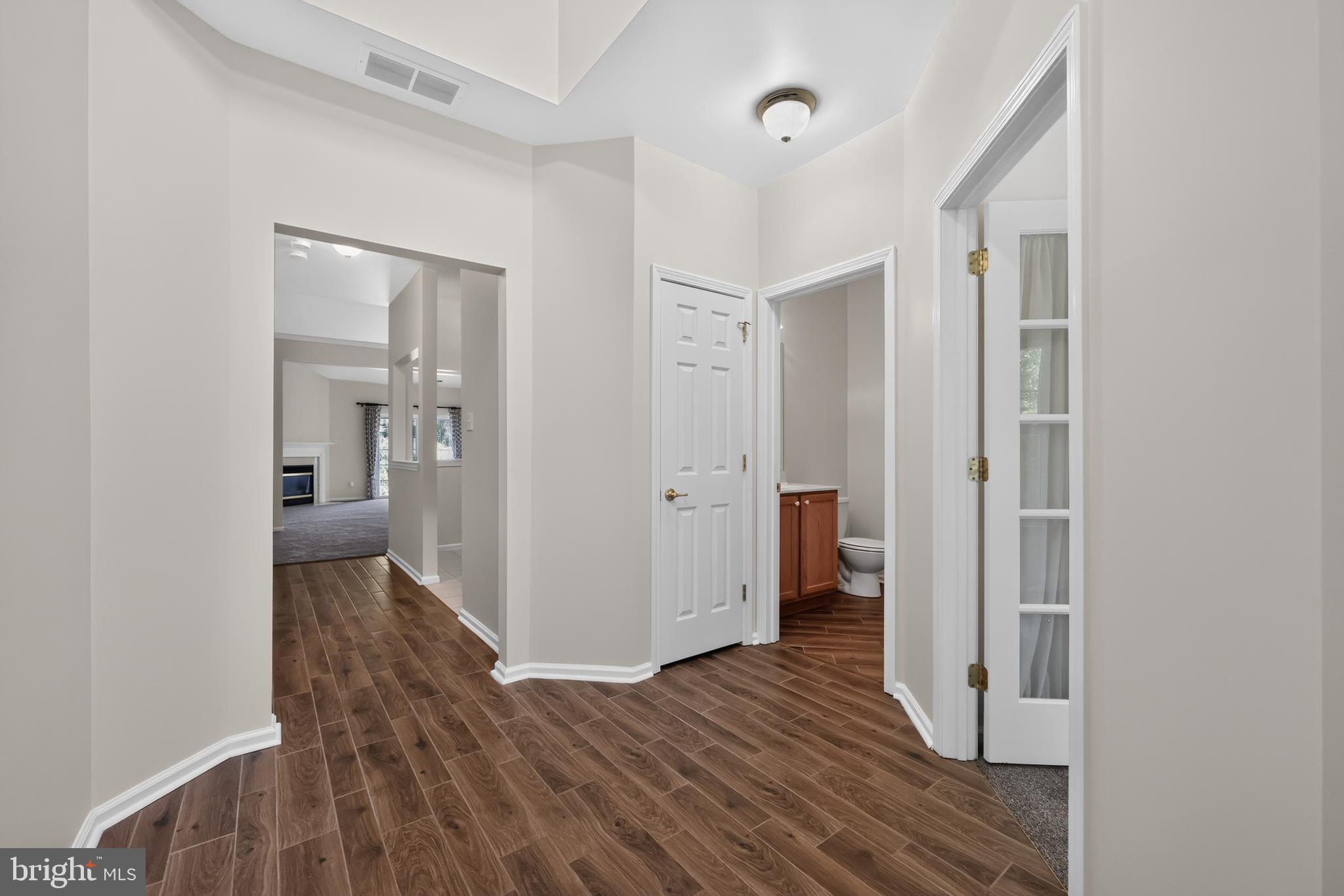 CREEKSIDE VILLAGE - Residential