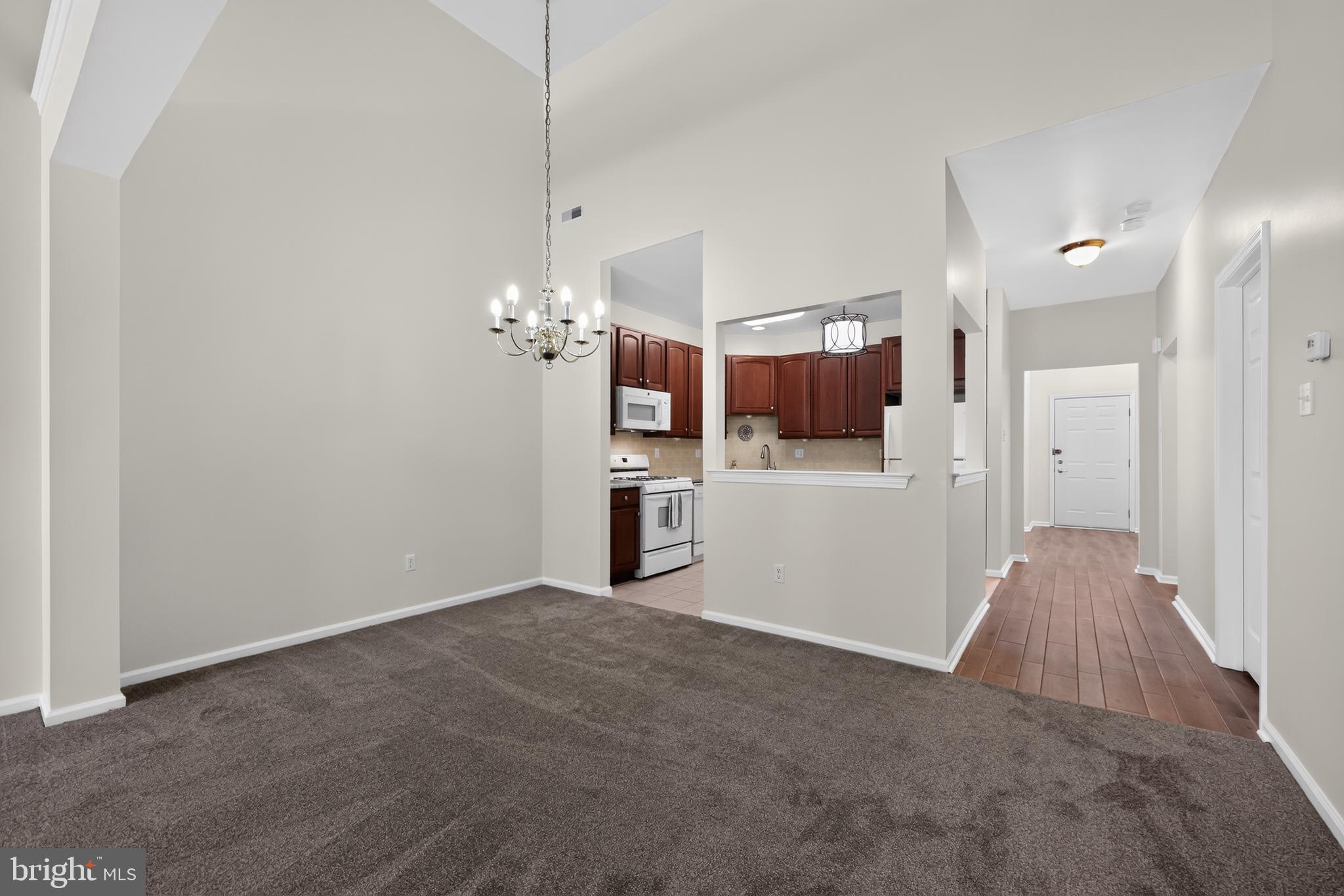 CREEKSIDE VILLAGE - Residential