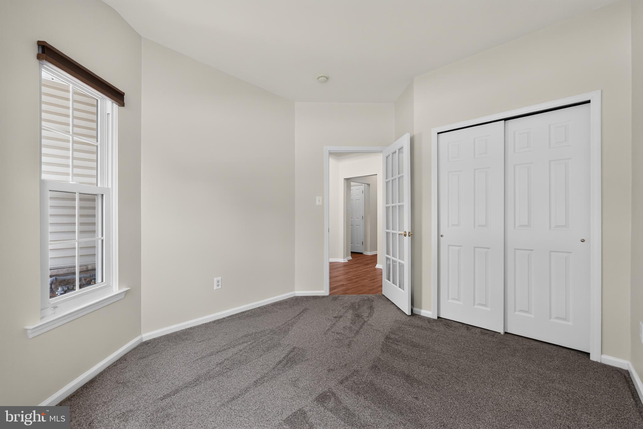 CREEKSIDE VILLAGE - Residential