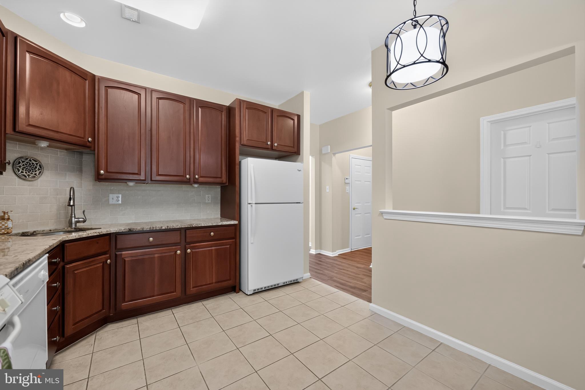 CREEKSIDE VILLAGE - Residential