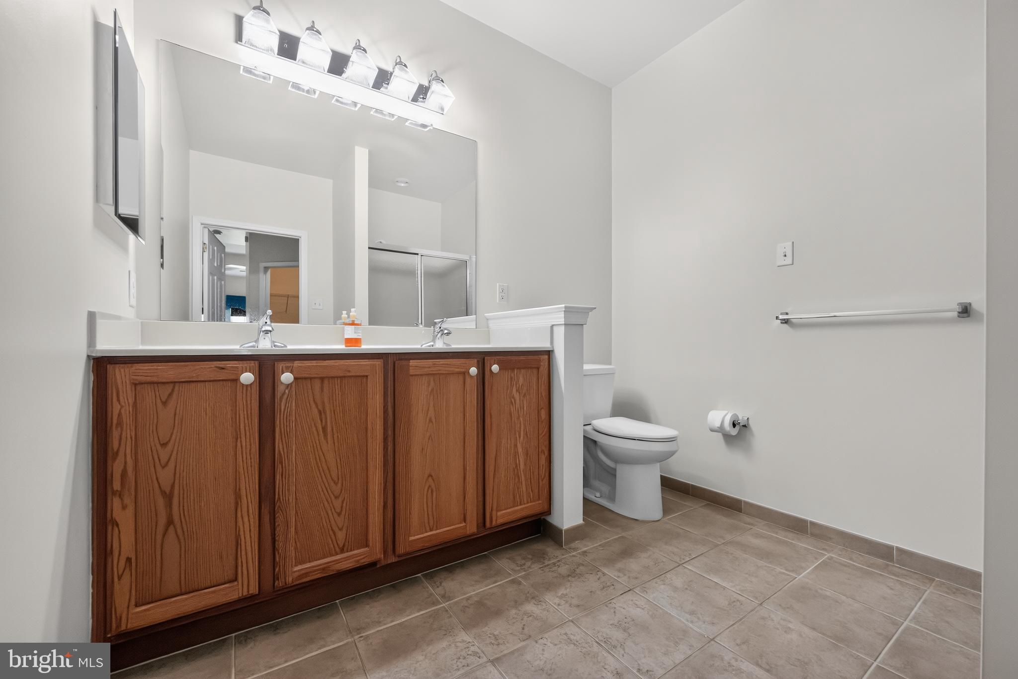 CREEKSIDE VILLAGE - Residential