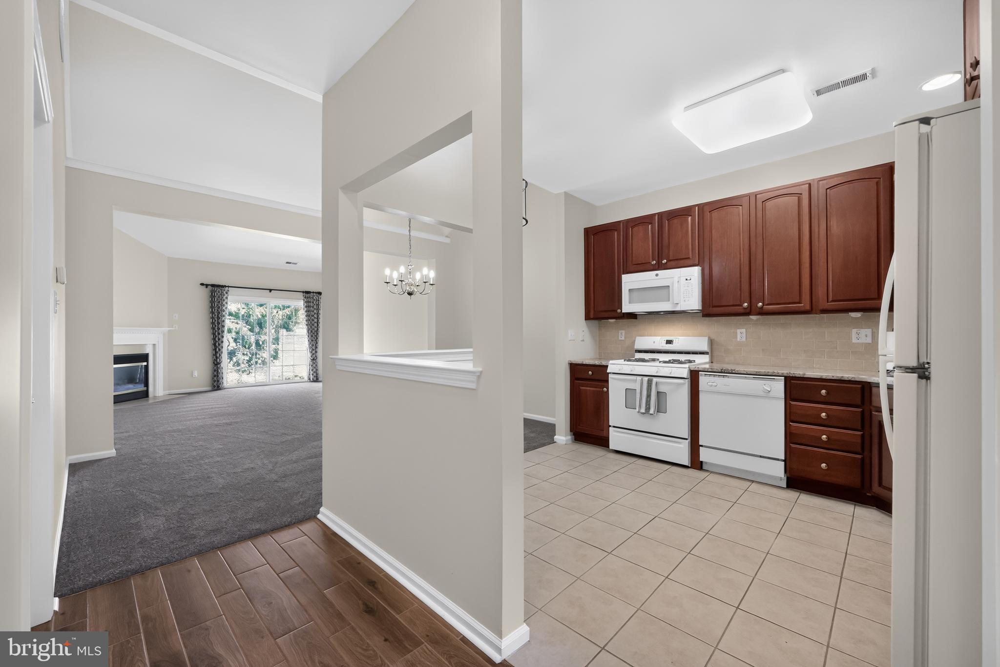 CREEKSIDE VILLAGE - Residential