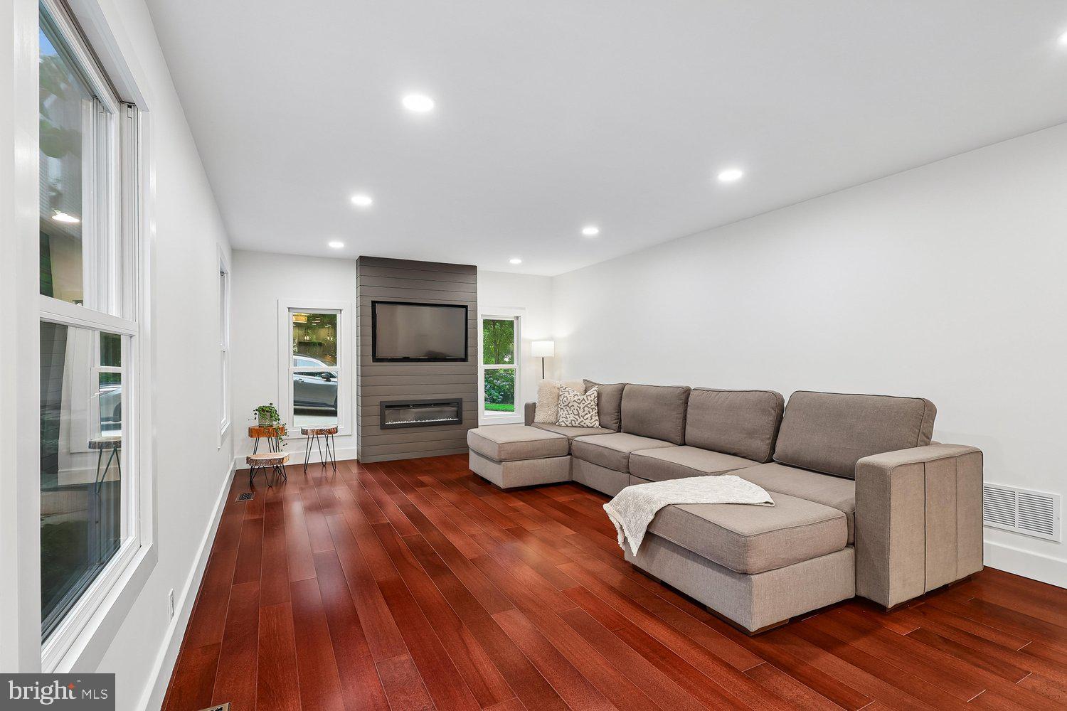 LOCKSLEY - Residential