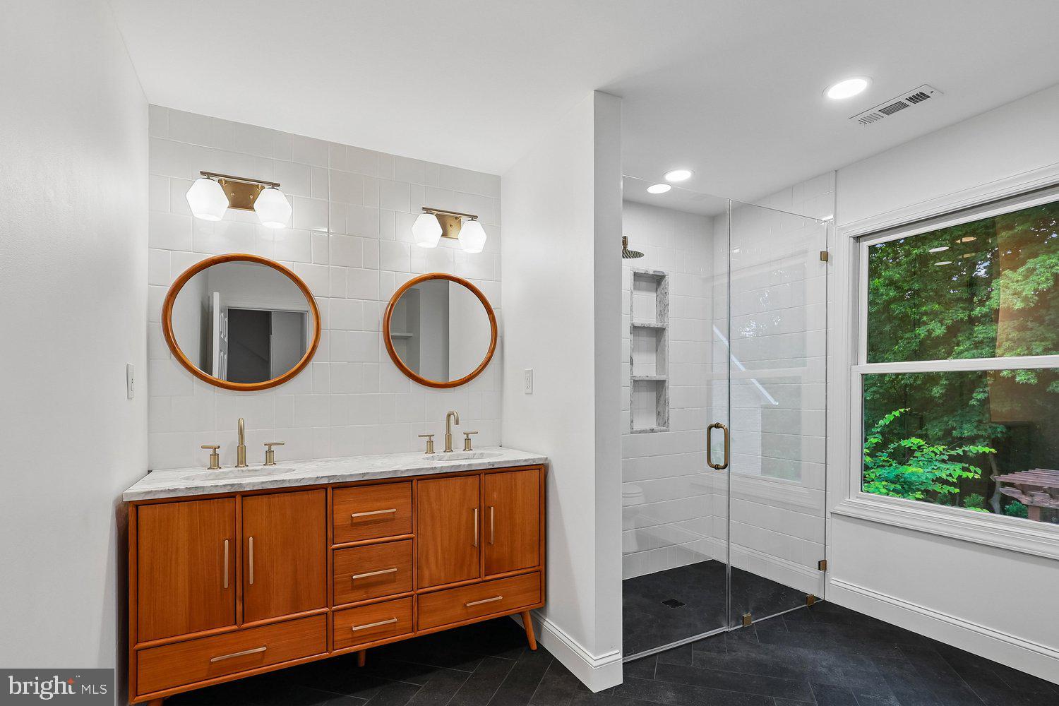 LOCKSLEY - Residential