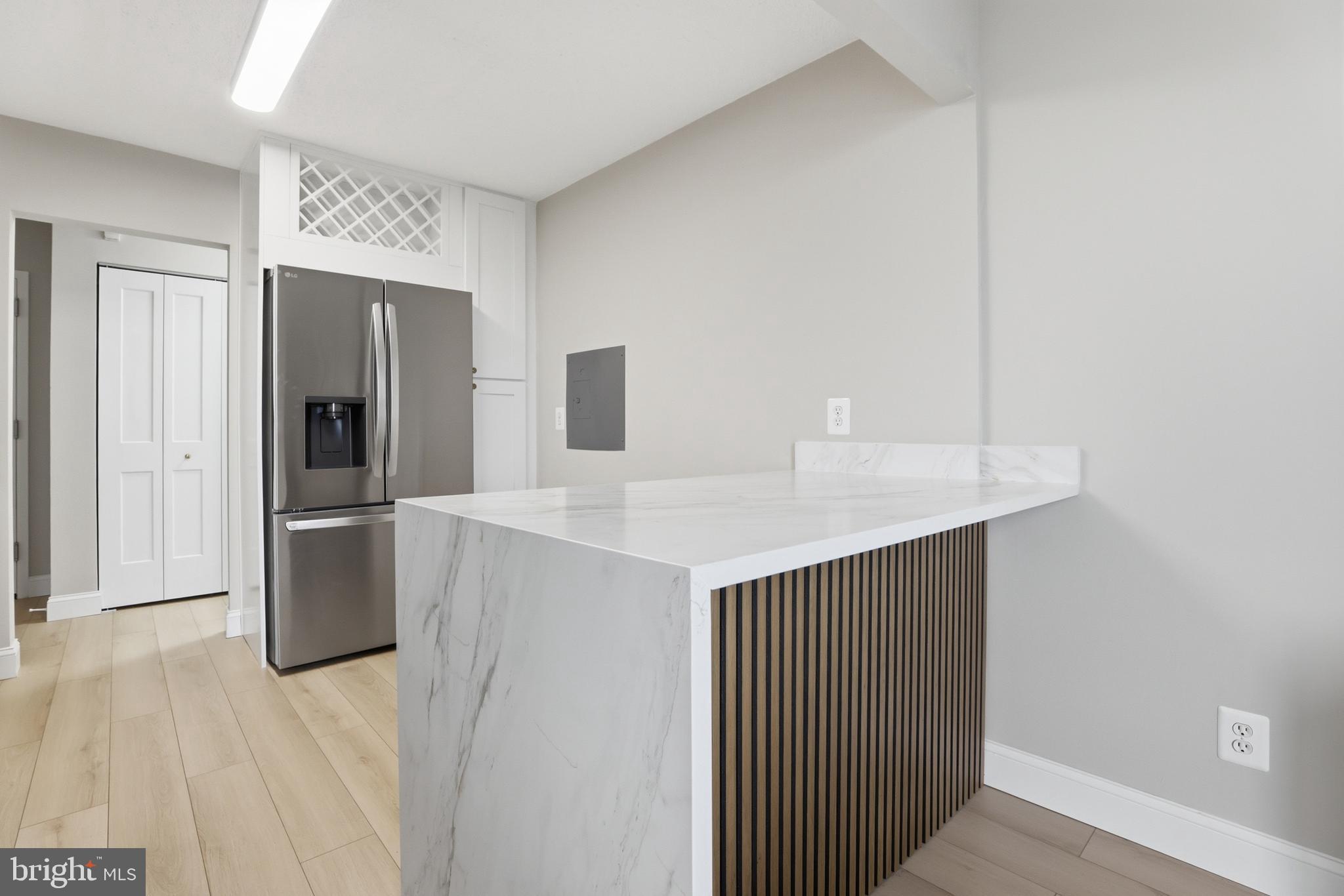 IDYLWOOD TOWERS CONDO - Residential