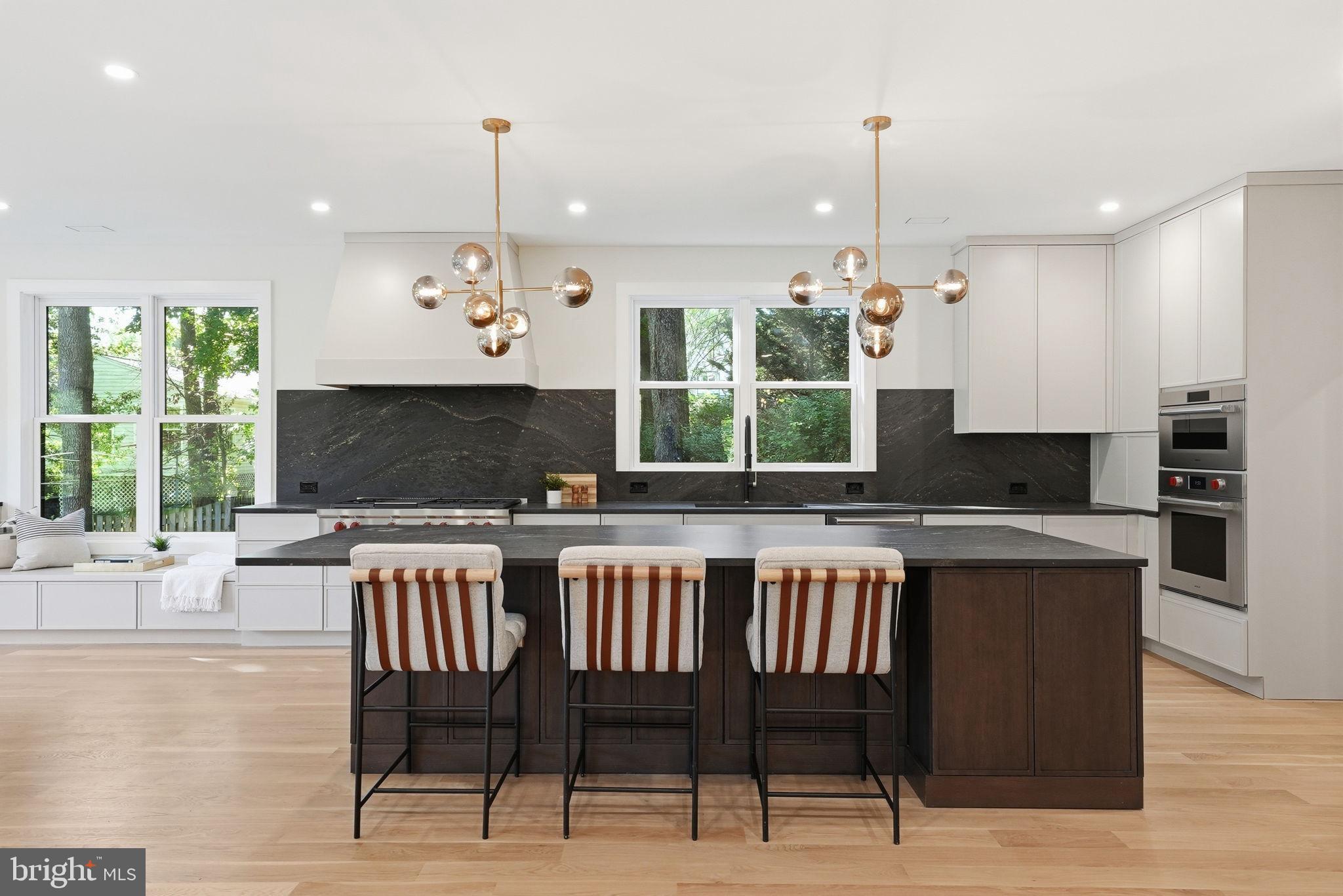 WESTHAMPTON - Residential