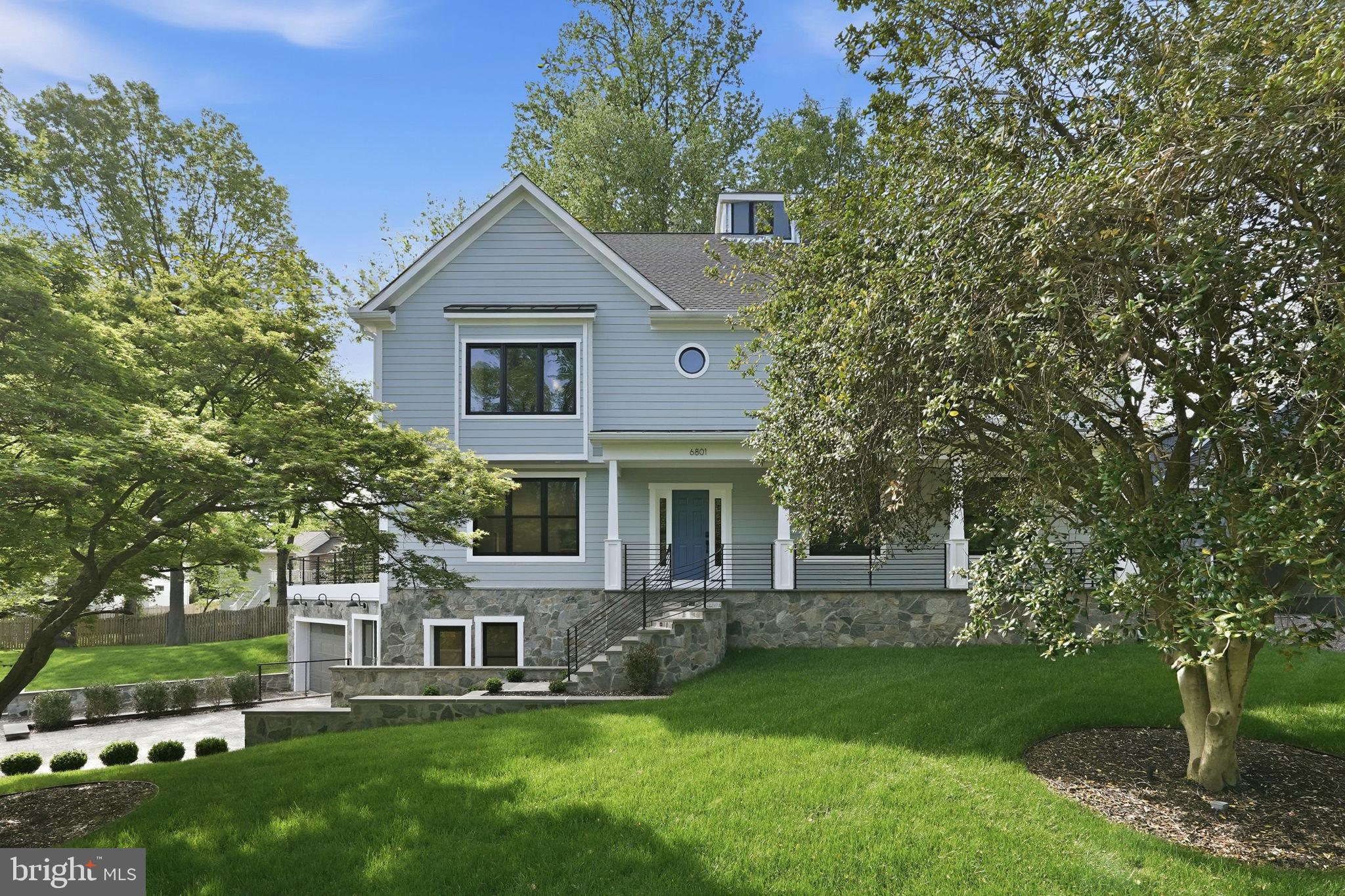 WESTHAMPTON - Residential