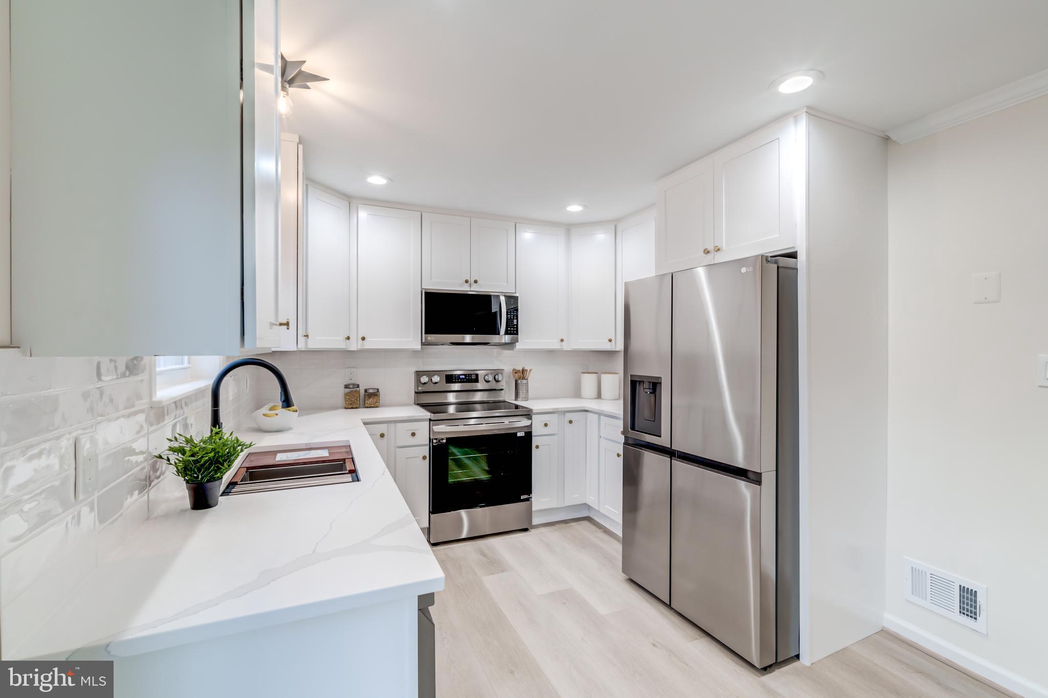 WEST SPRINGFIELD MEWS - Residential