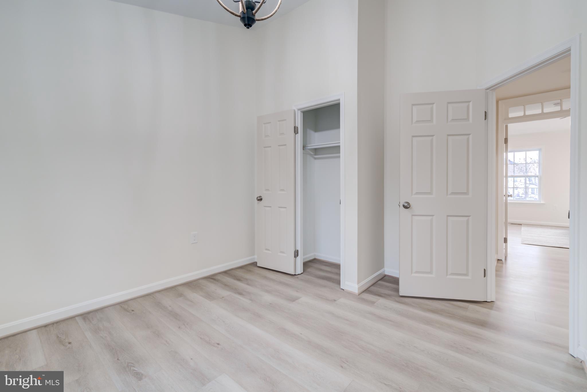 WEST SPRINGFIELD MEWS - Residential