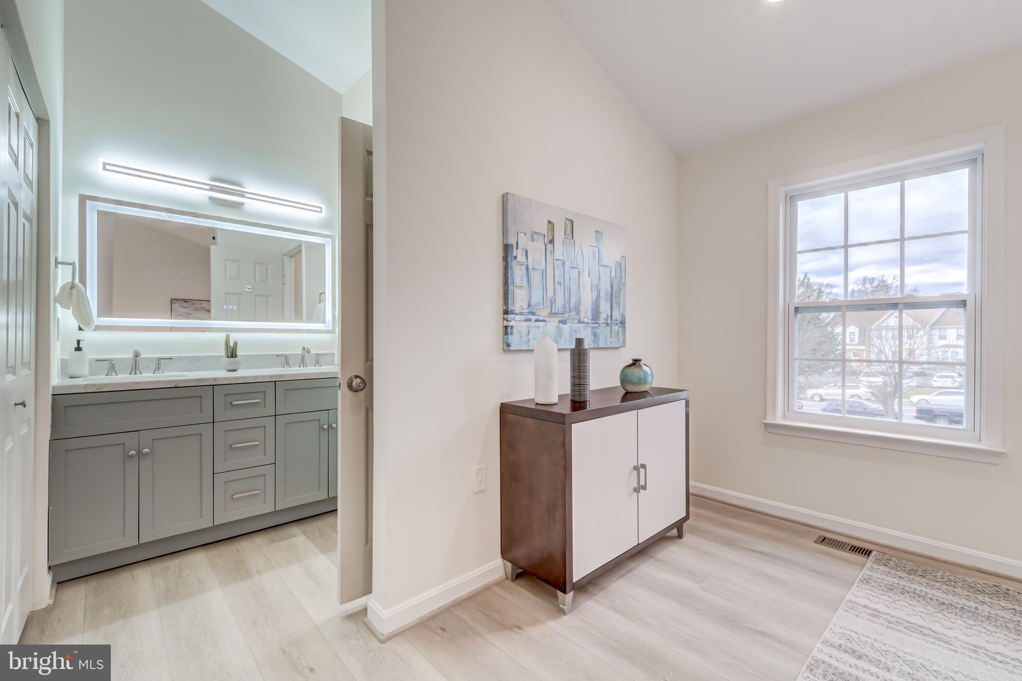 WEST SPRINGFIELD MEWS - Residential