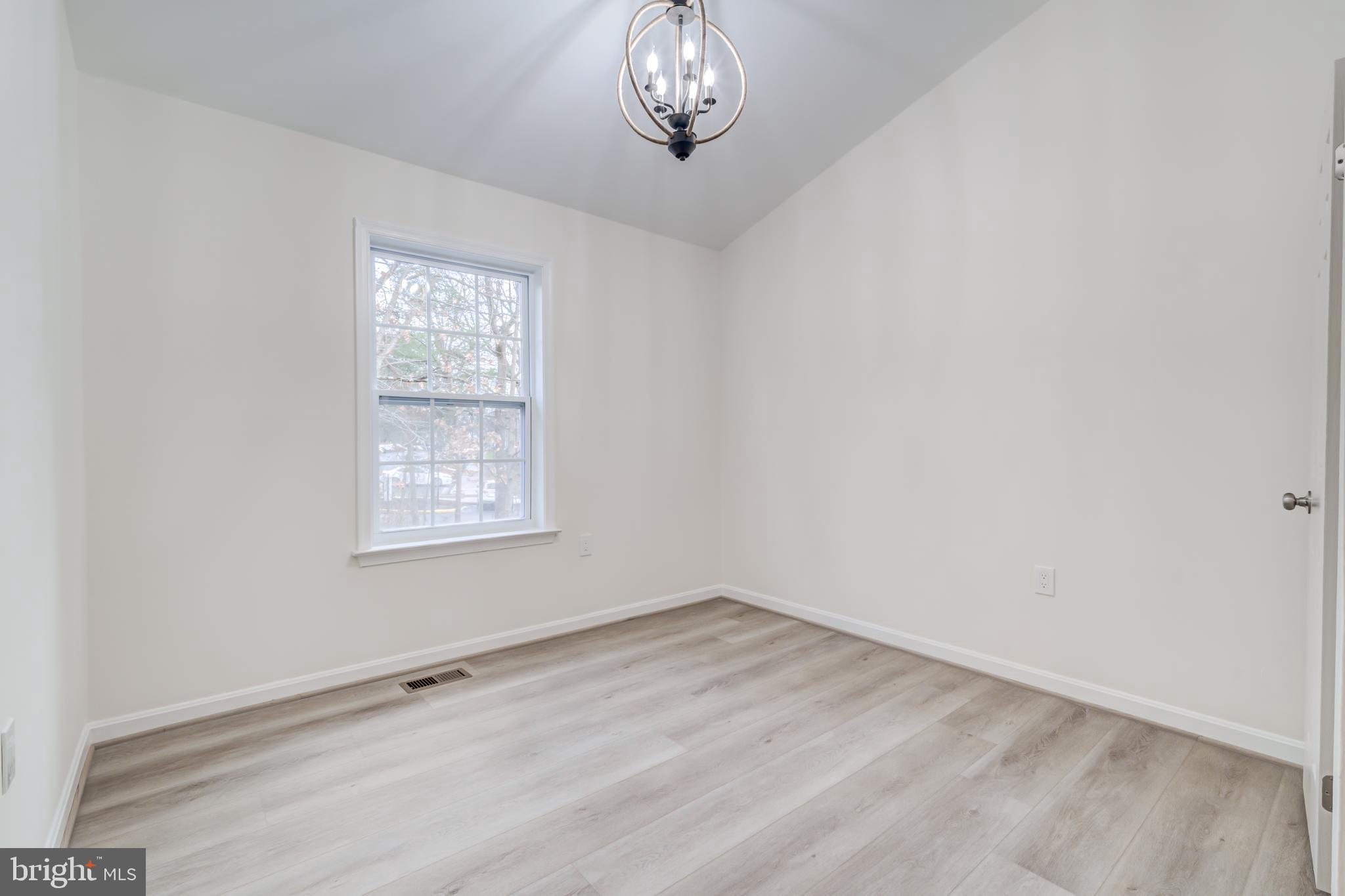 WEST SPRINGFIELD MEWS - Residential