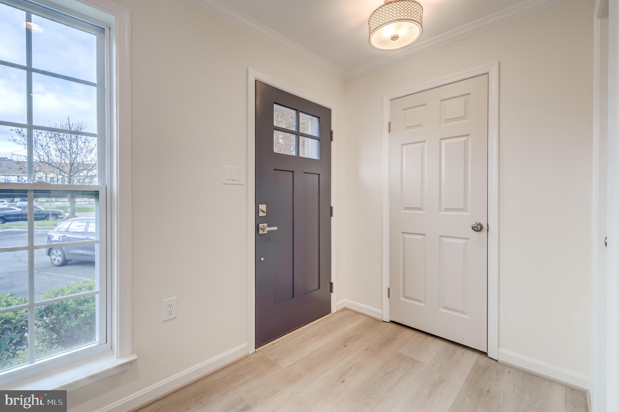 WEST SPRINGFIELD MEWS - Residential