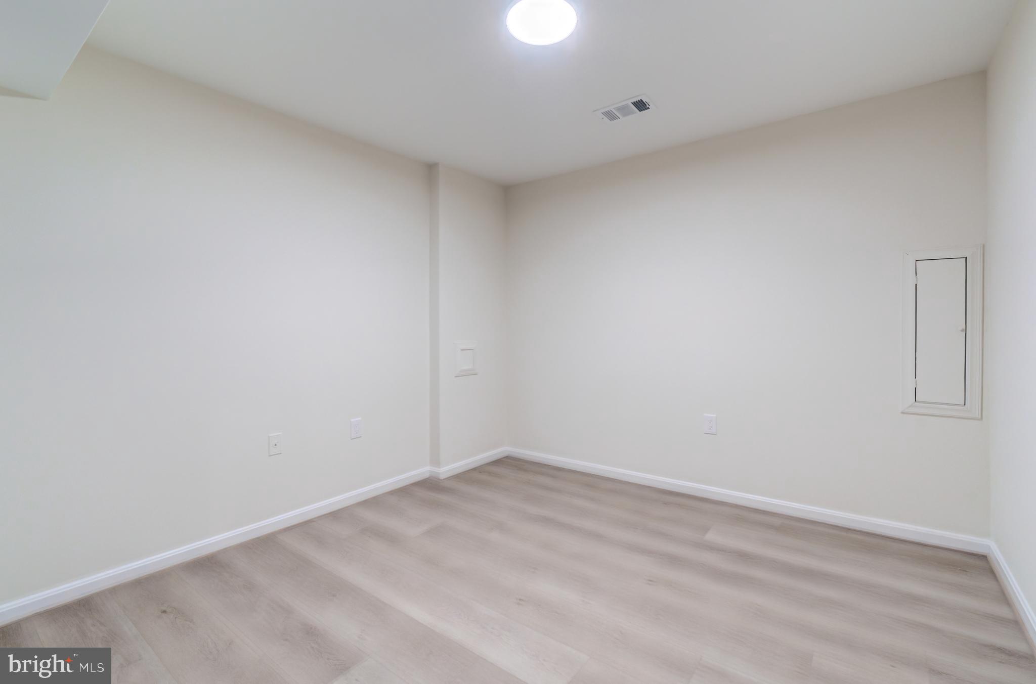 WEST SPRINGFIELD MEWS - Residential