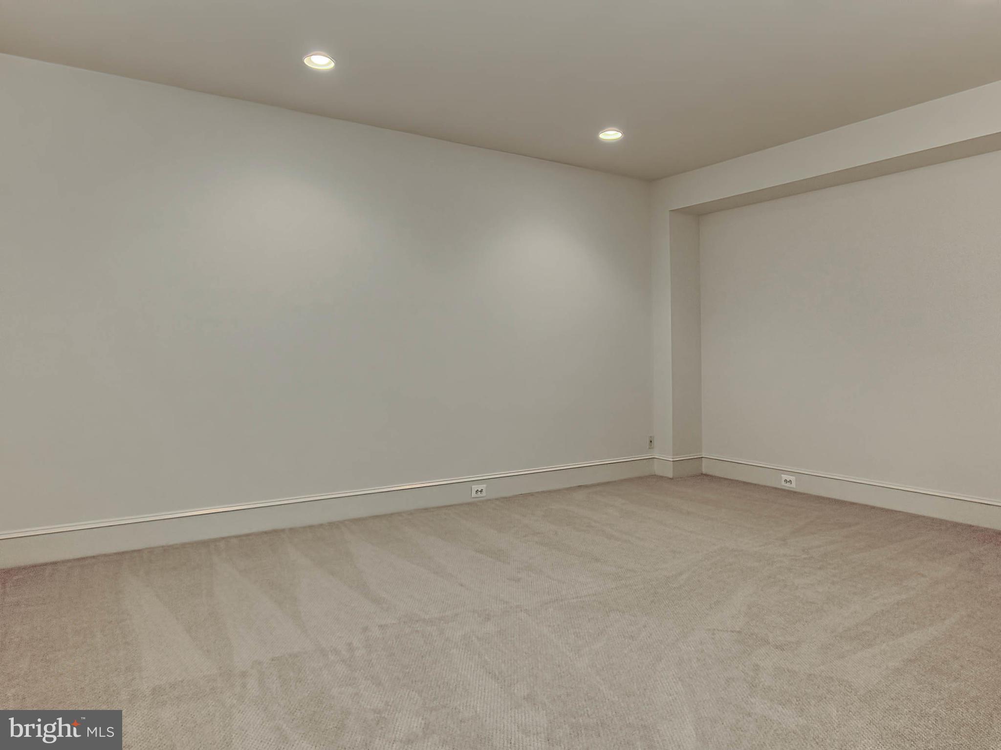 CHESTERBROOK WOODS - Residential