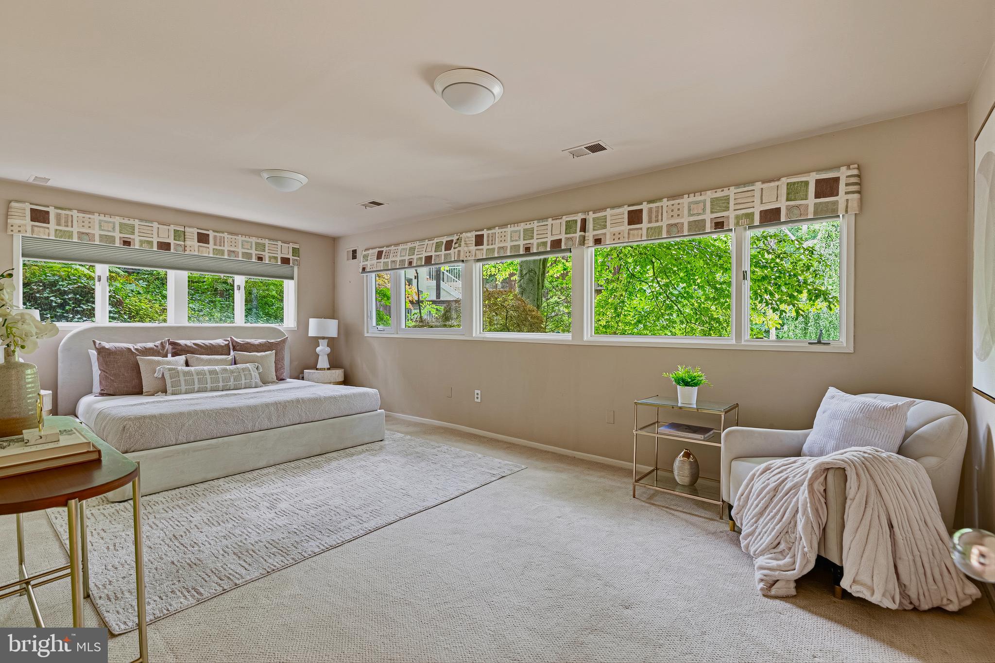 FOREST HILLS - Residential