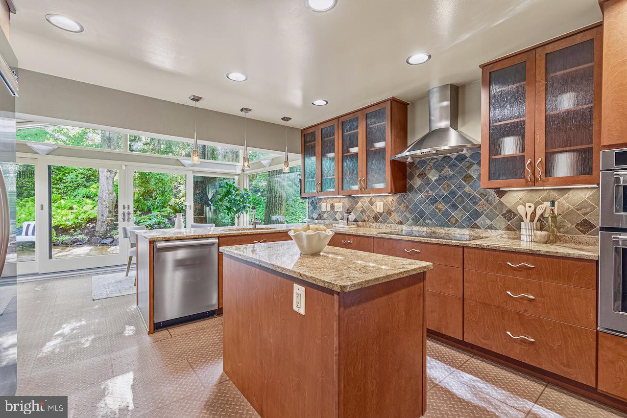 FOREST HILLS - Residential