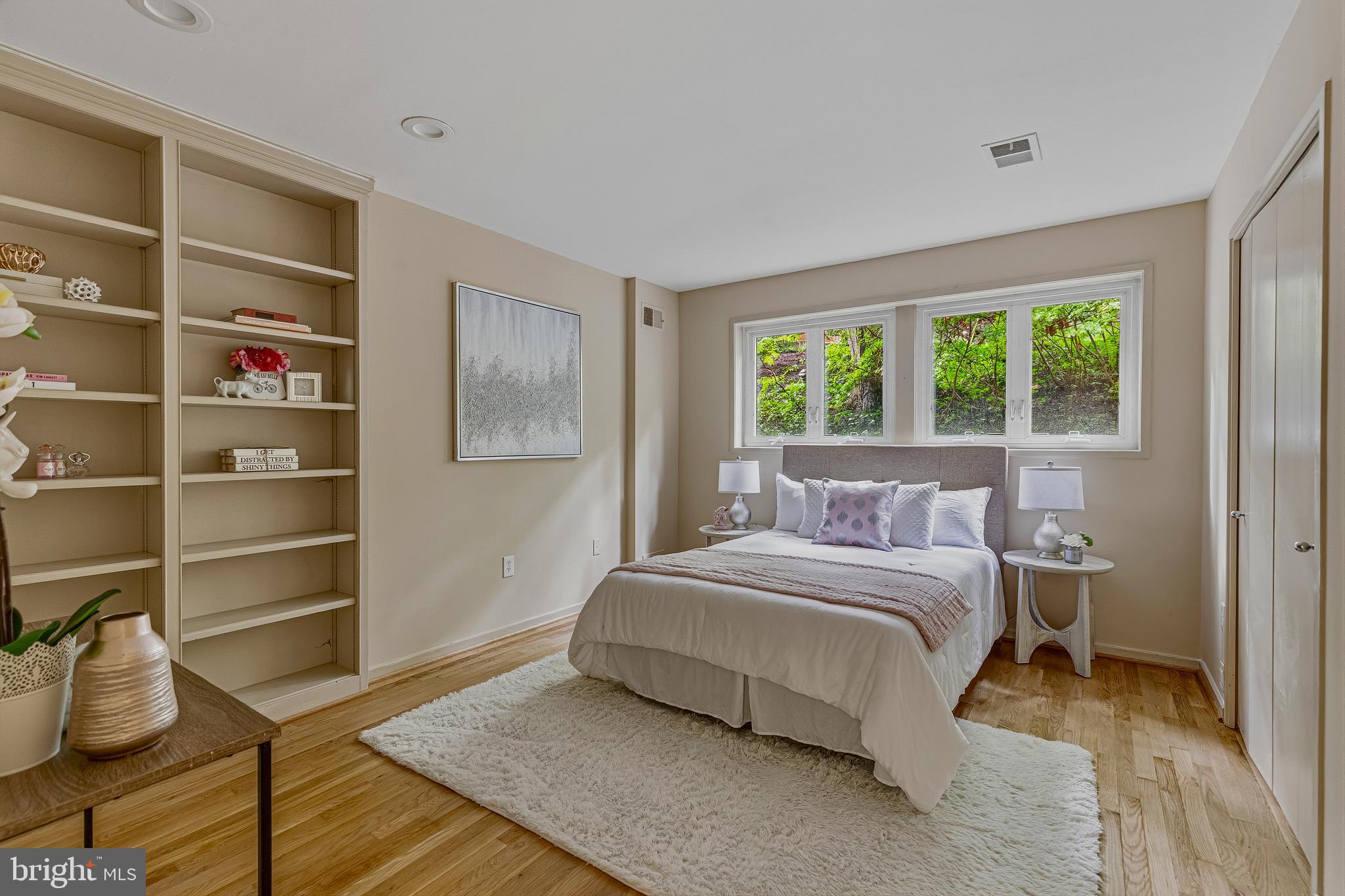 FOREST HILLS - Residential