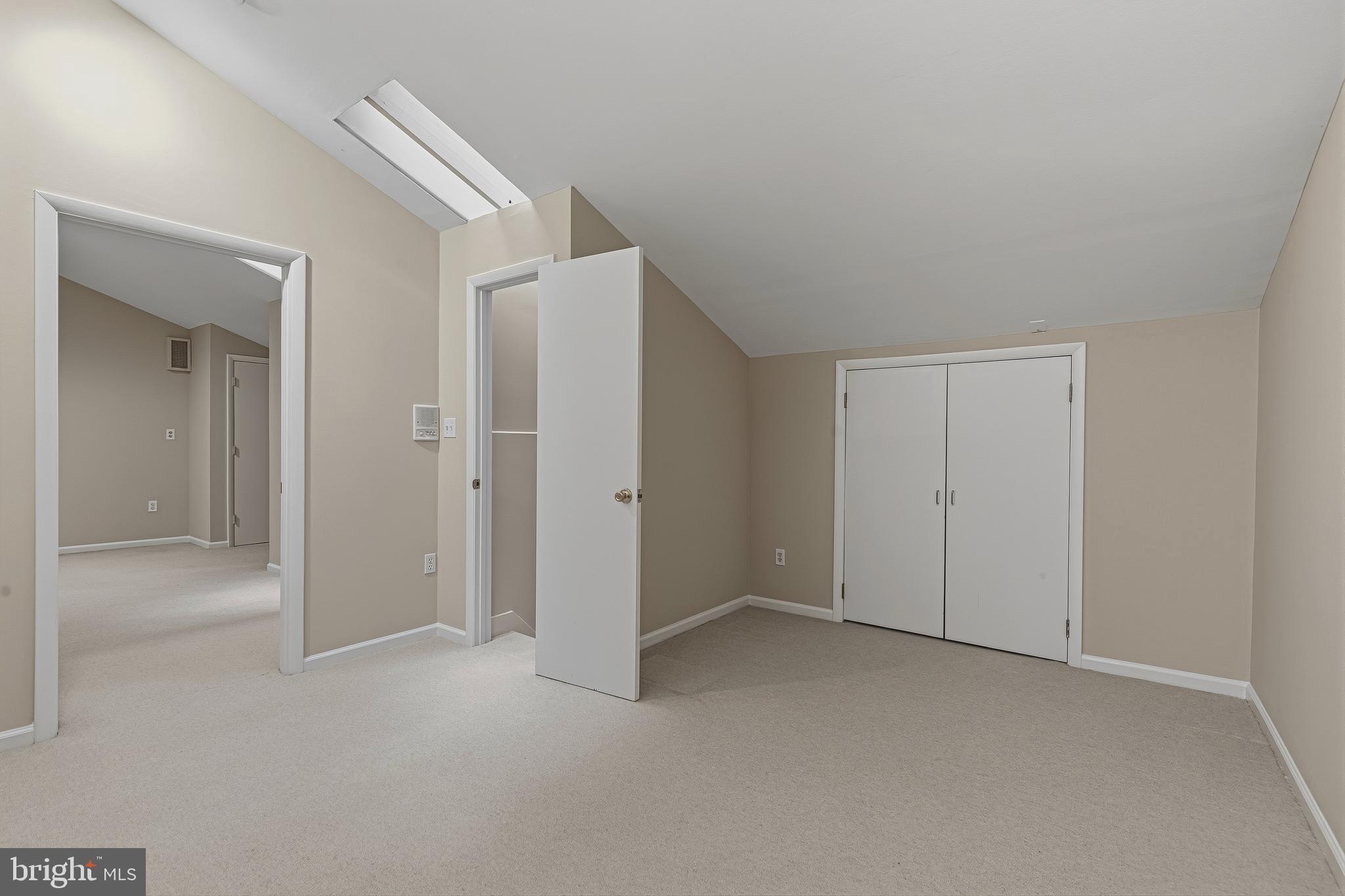 FOREST HILLS - Residential