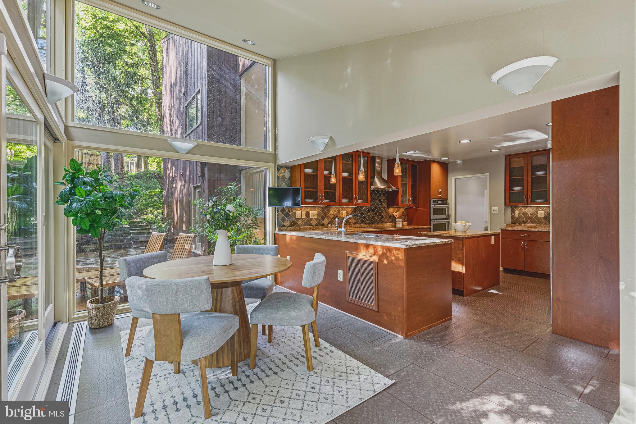 FOREST HILLS - Residential