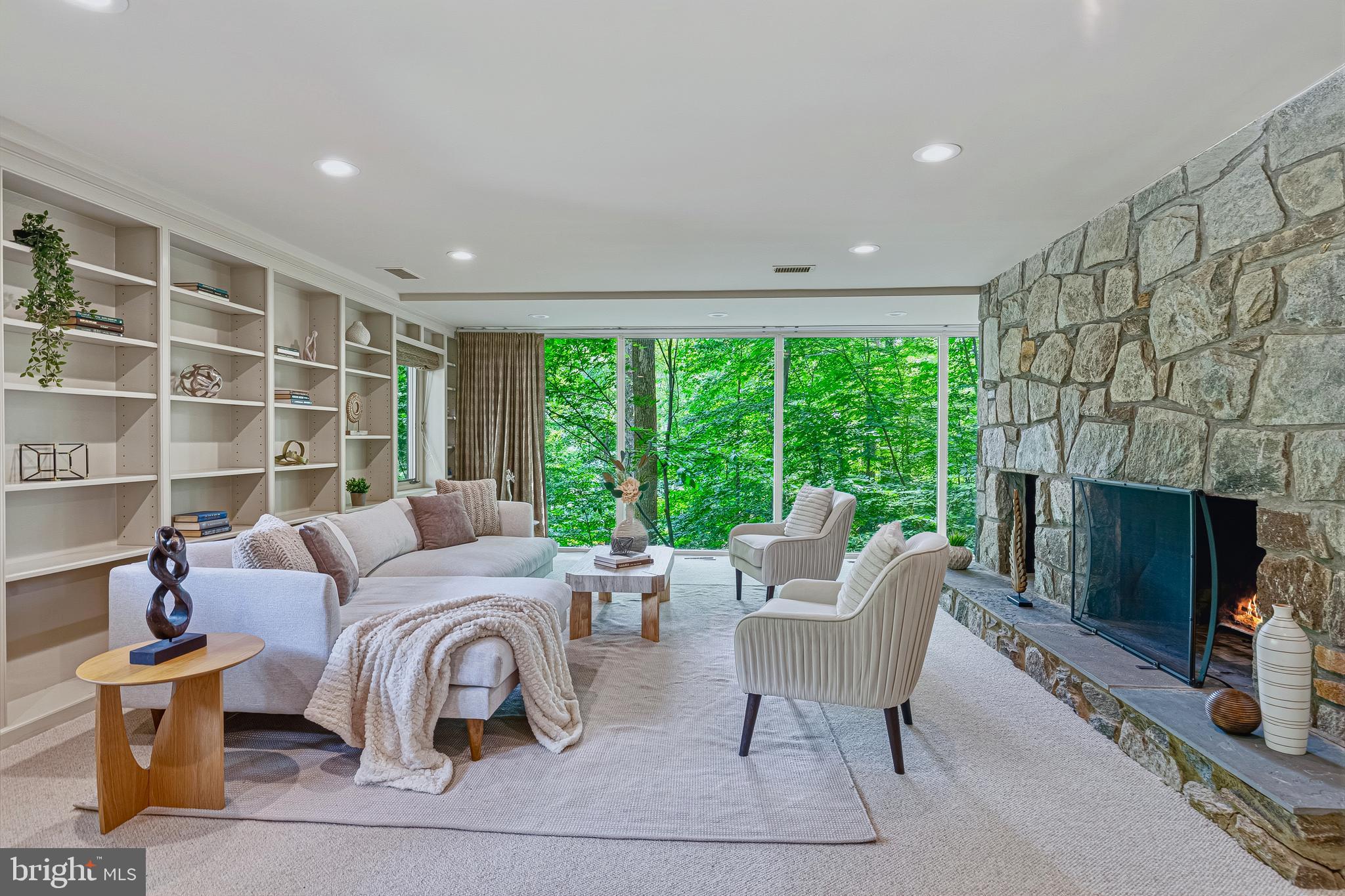 FOREST HILLS - Residential