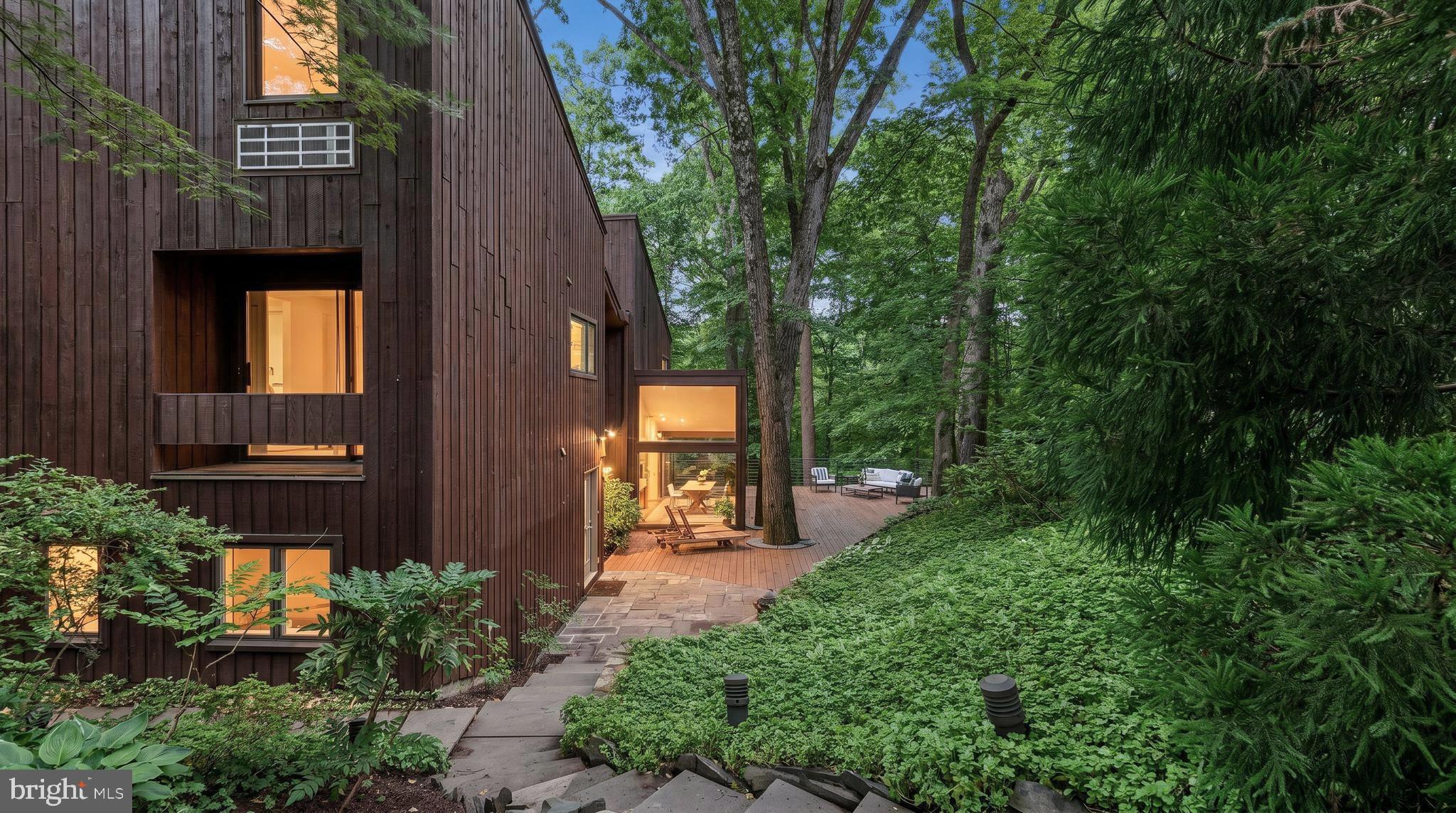 FOREST HILLS - Residential