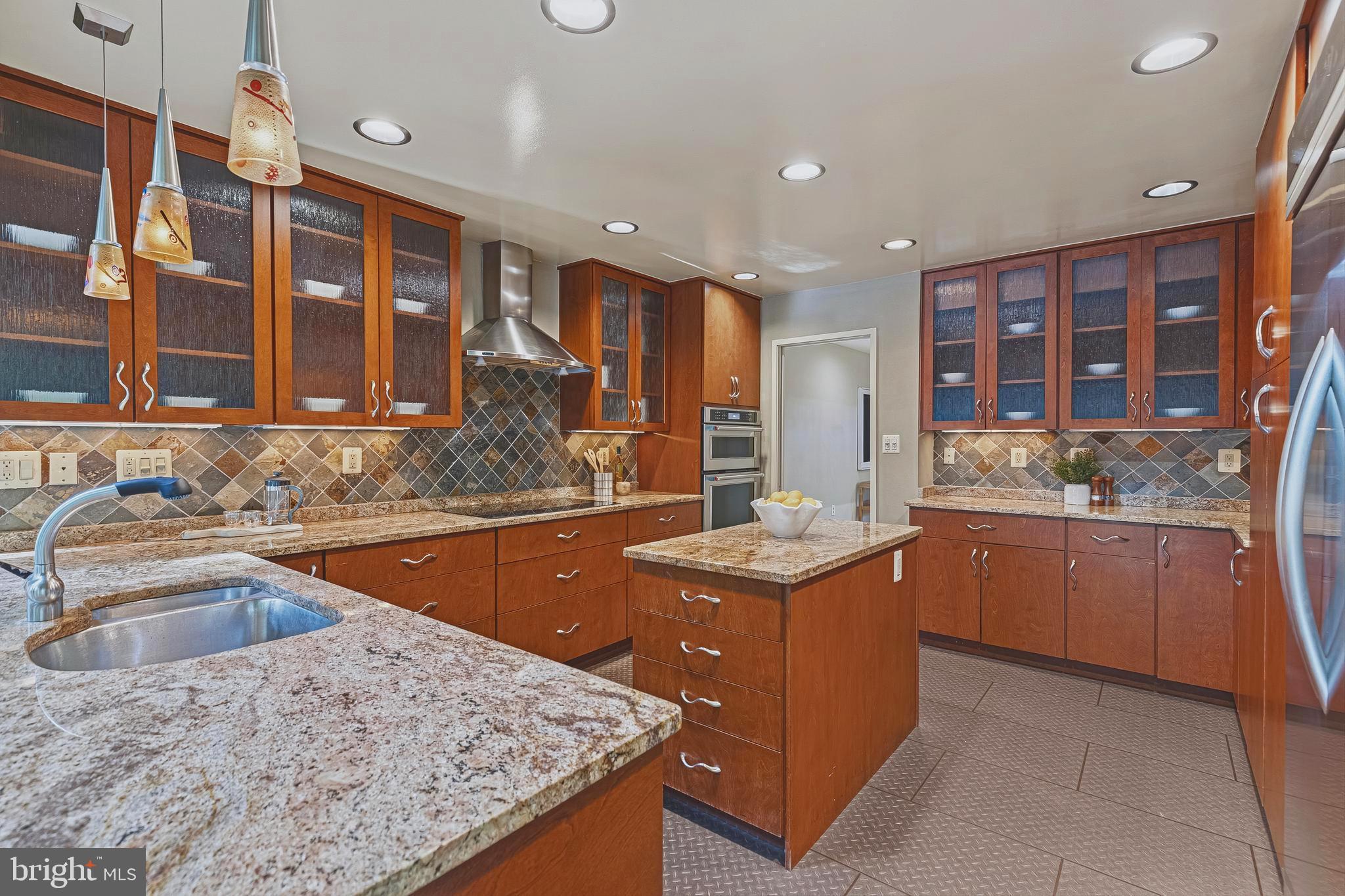 FOREST HILLS - Residential